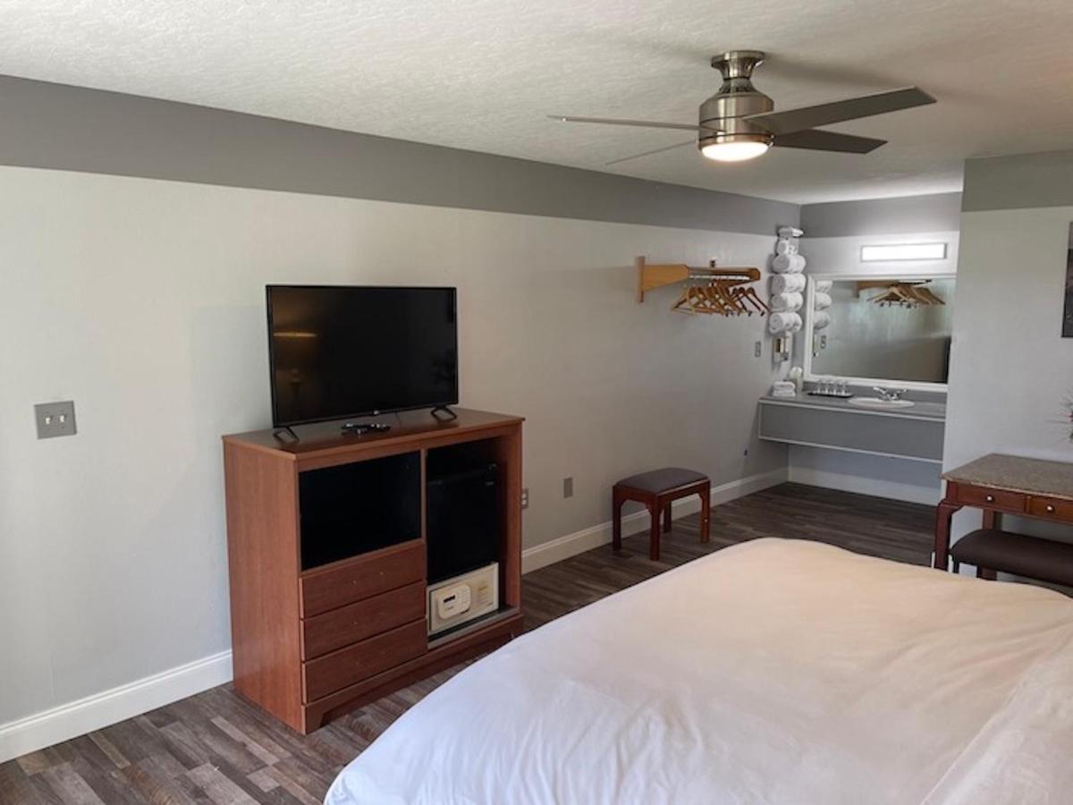 Deluxe King Room photo 2