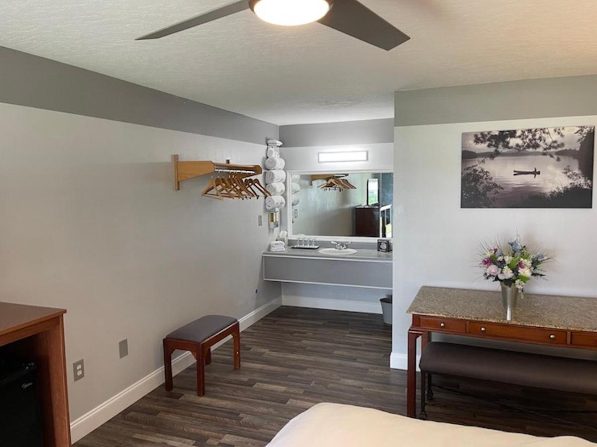 Deluxe King Room photo 3