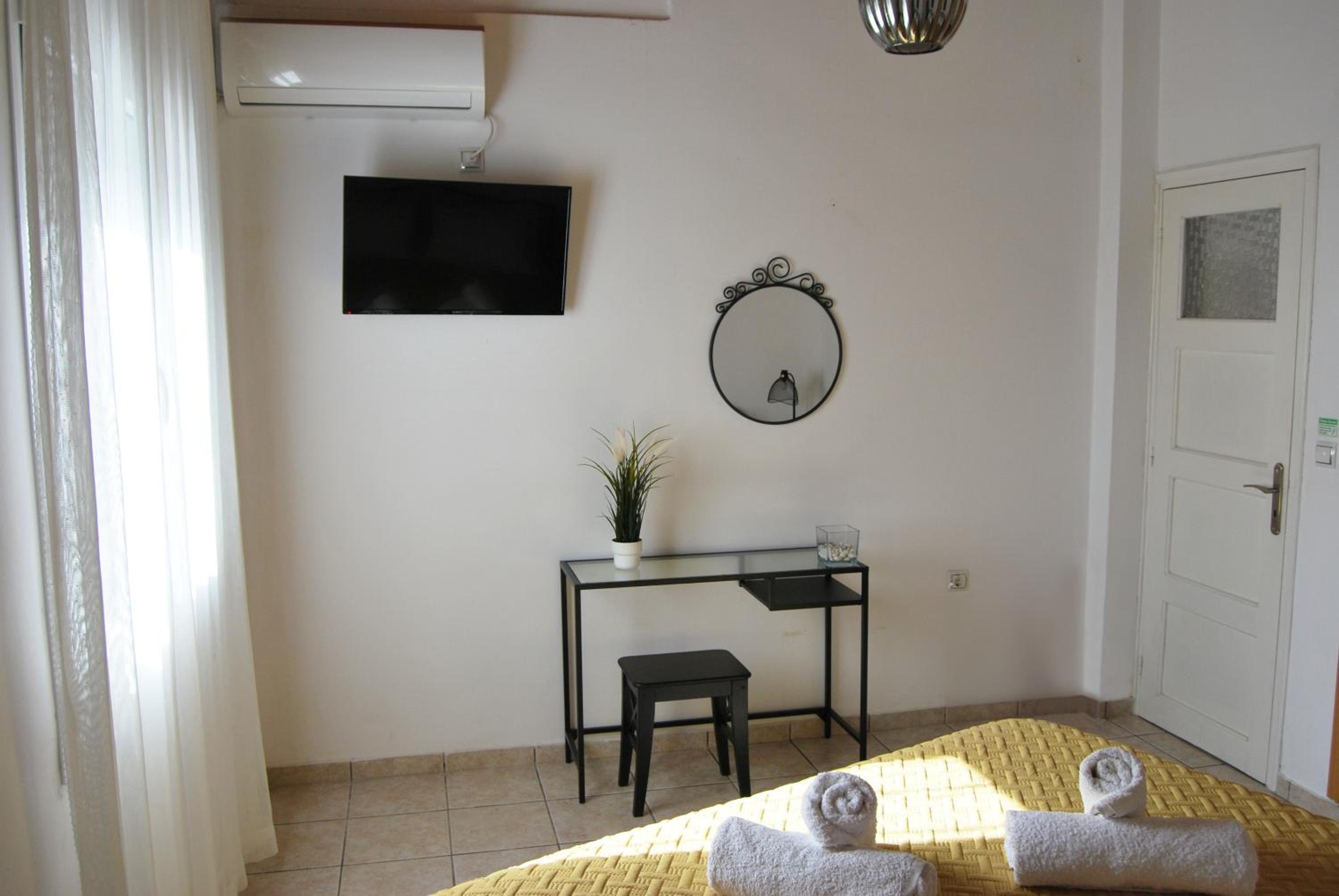 Apartment with Sea View - Photo 27