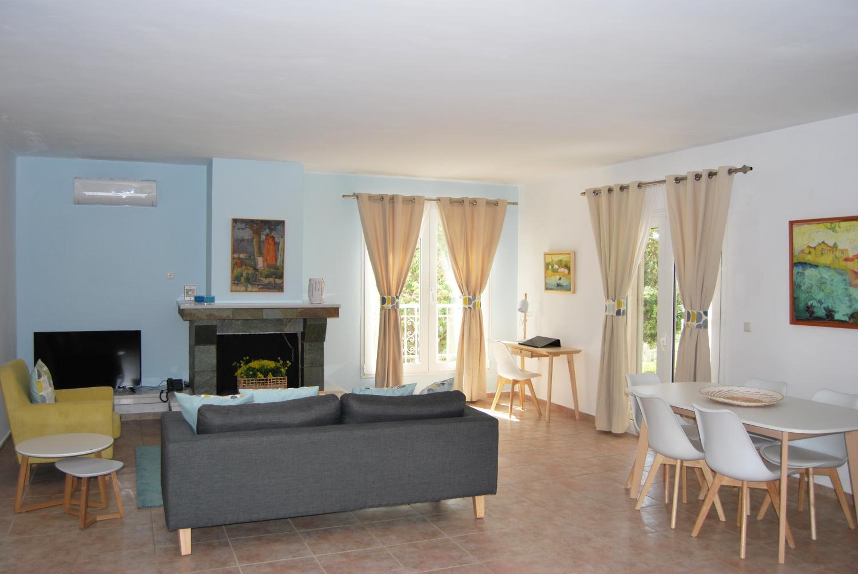 Two-Bedroom Apartment with Sea View - Photo 1
