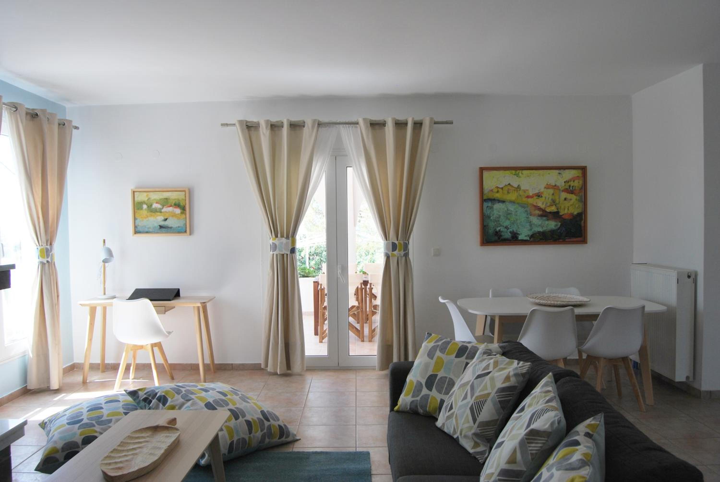 Two-Bedroom Apartment with Sea View - Photo 14
