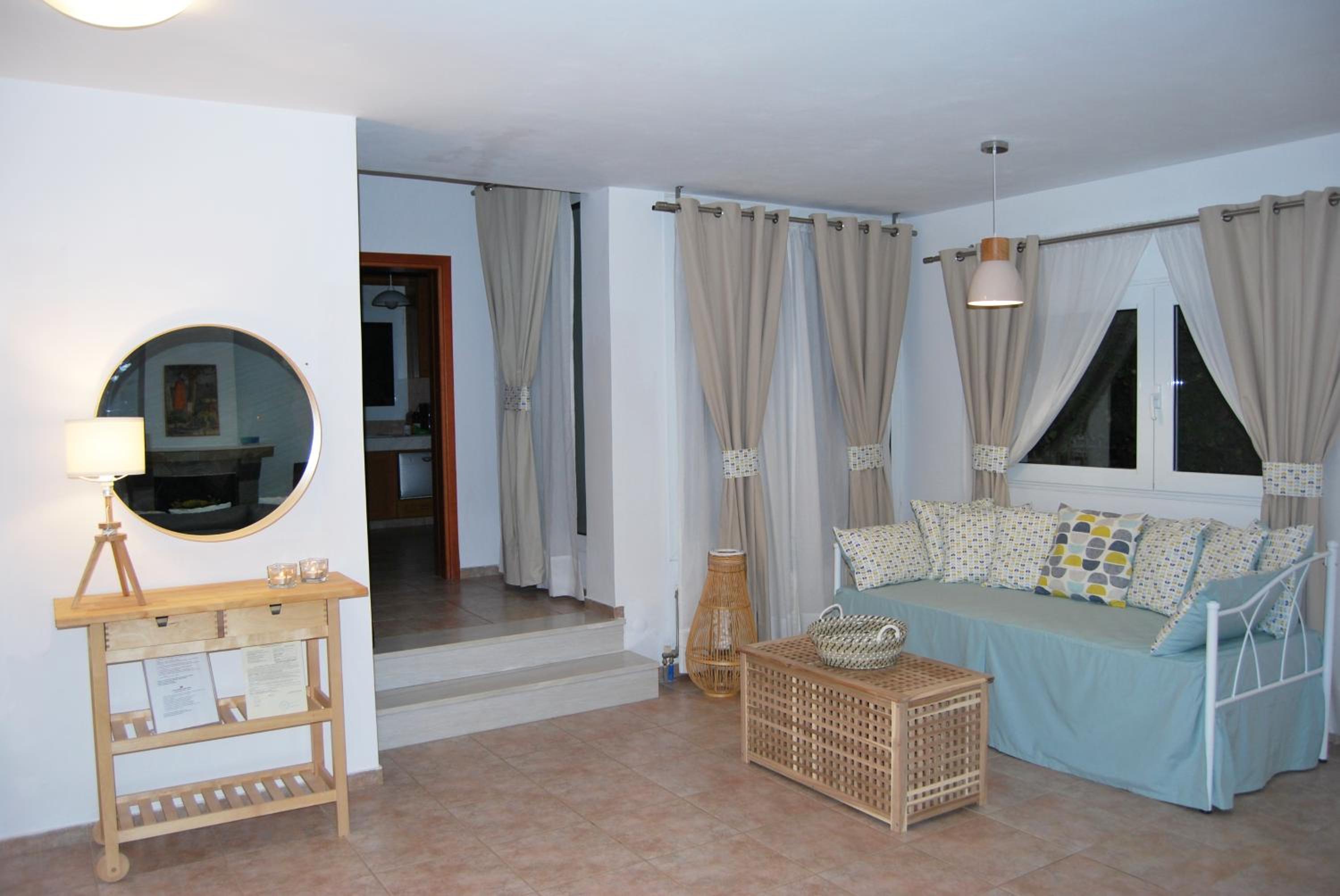 Two-Bedroom Apartment with Sea View - Photo 16