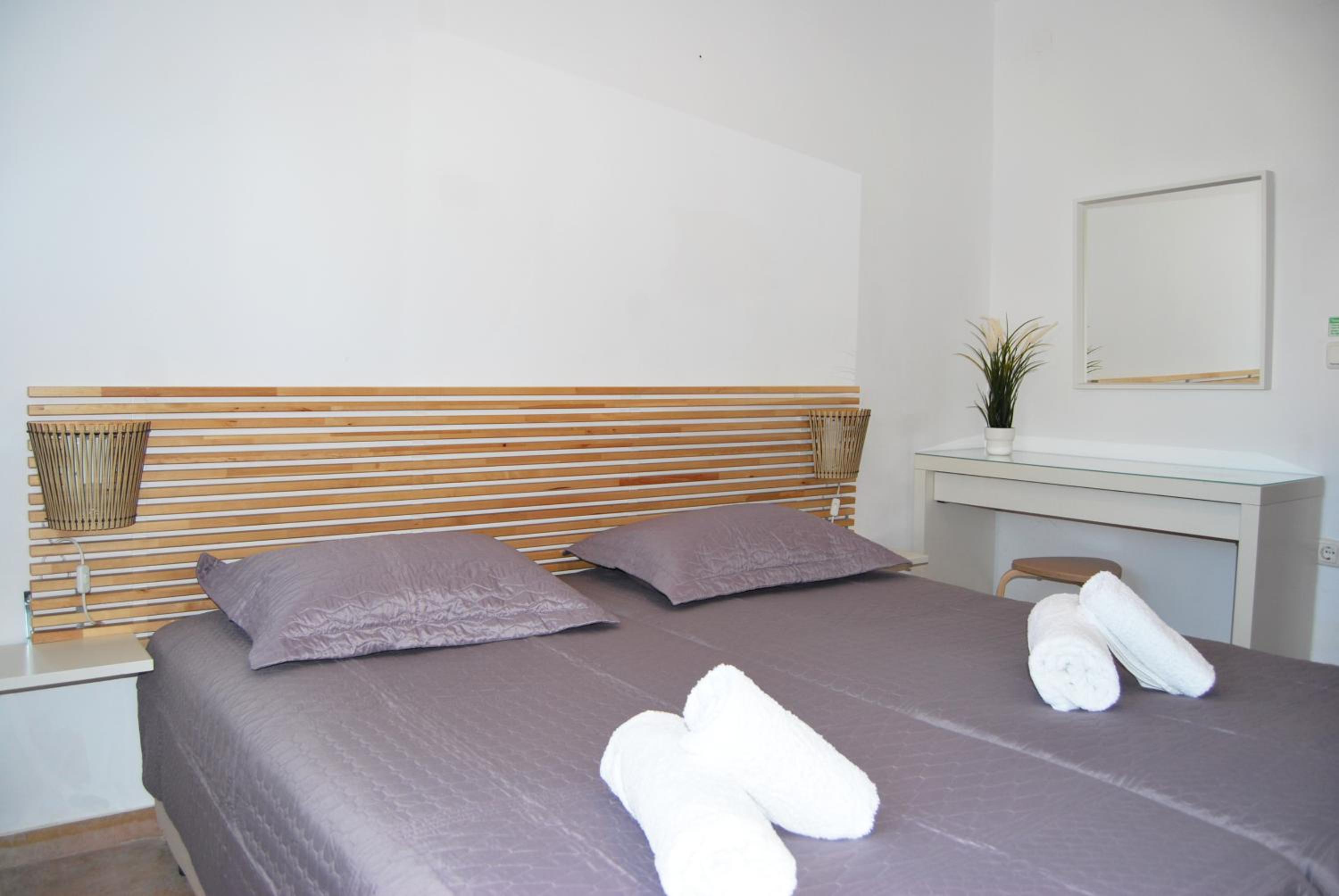Two-Bedroom Apartment with Sea View - Photo 18