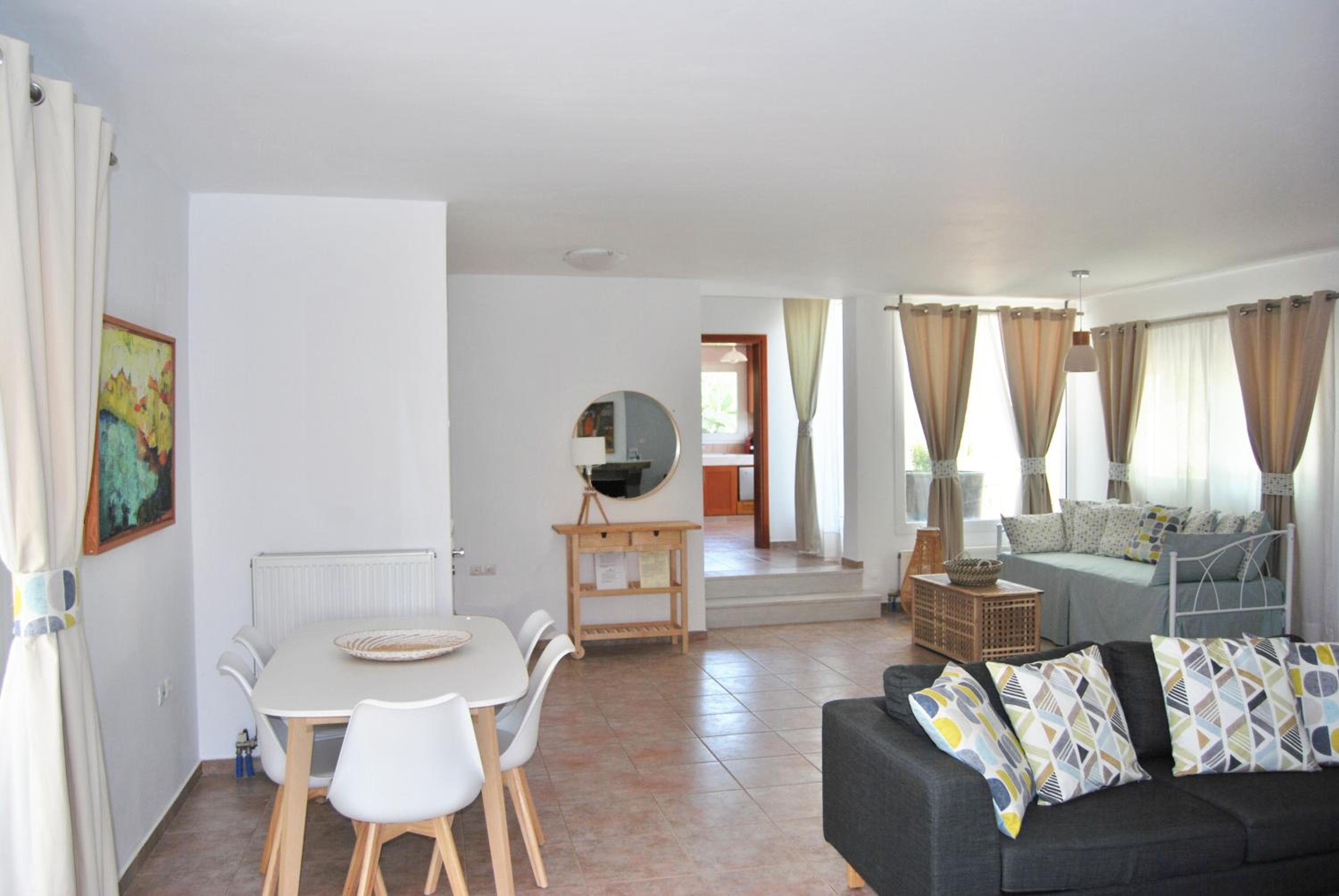 Two-Bedroom Apartment with Sea View - Photo 19