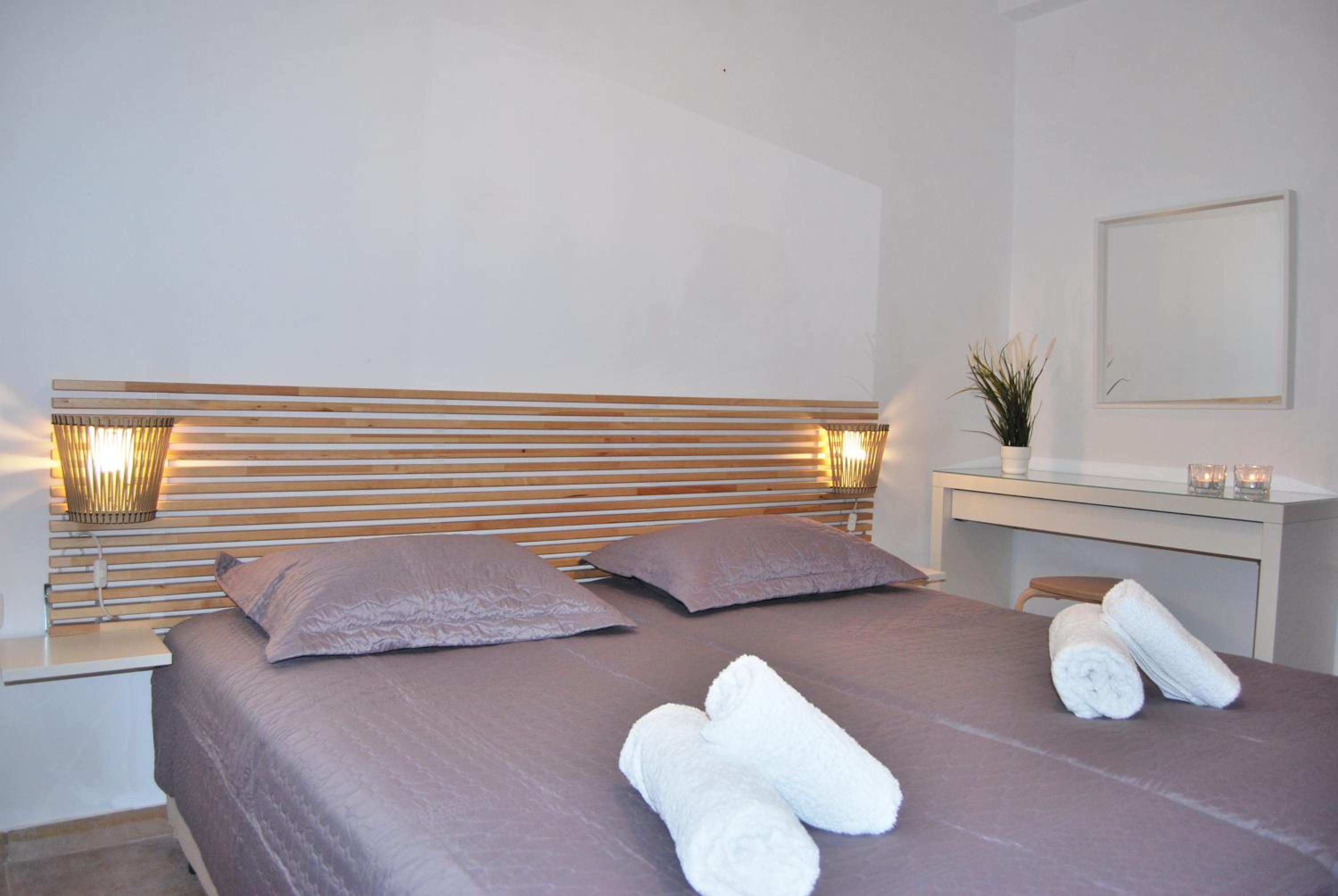 Two-Bedroom Apartment with Sea View - Photo 23