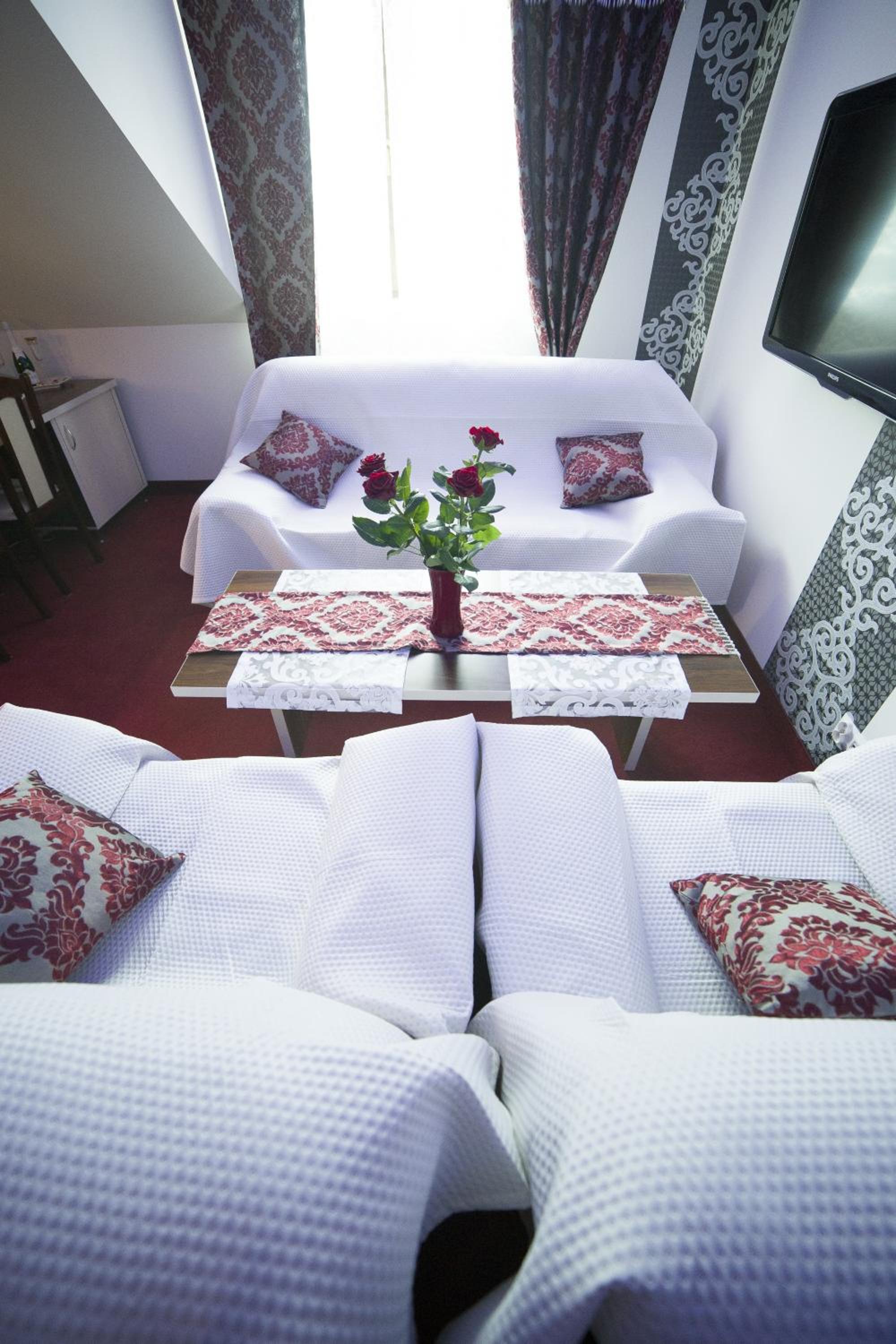One-Bedroom Apartment with Spa Bath - Photo 5