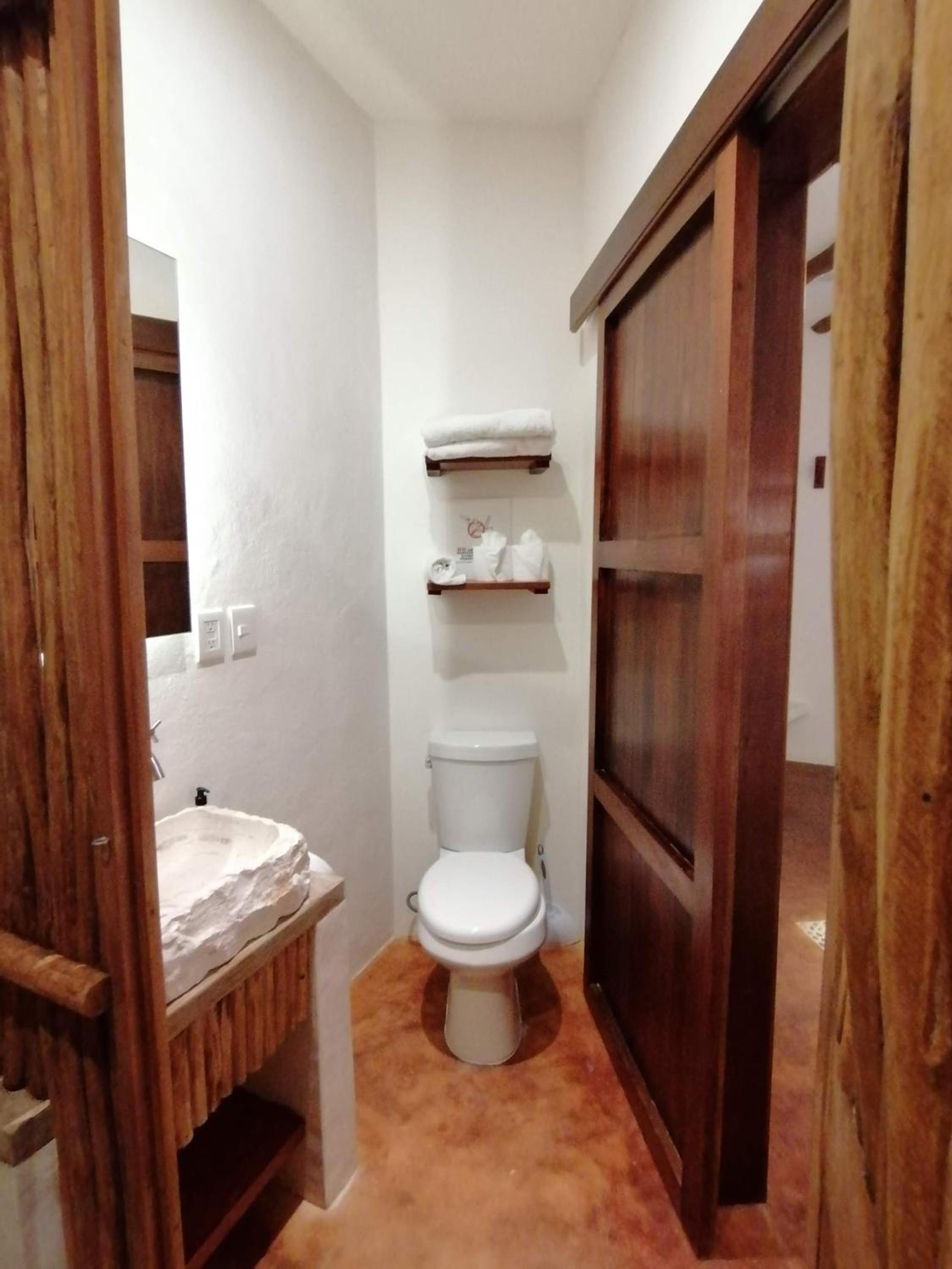 Deluxe Queen Room - Photo 3