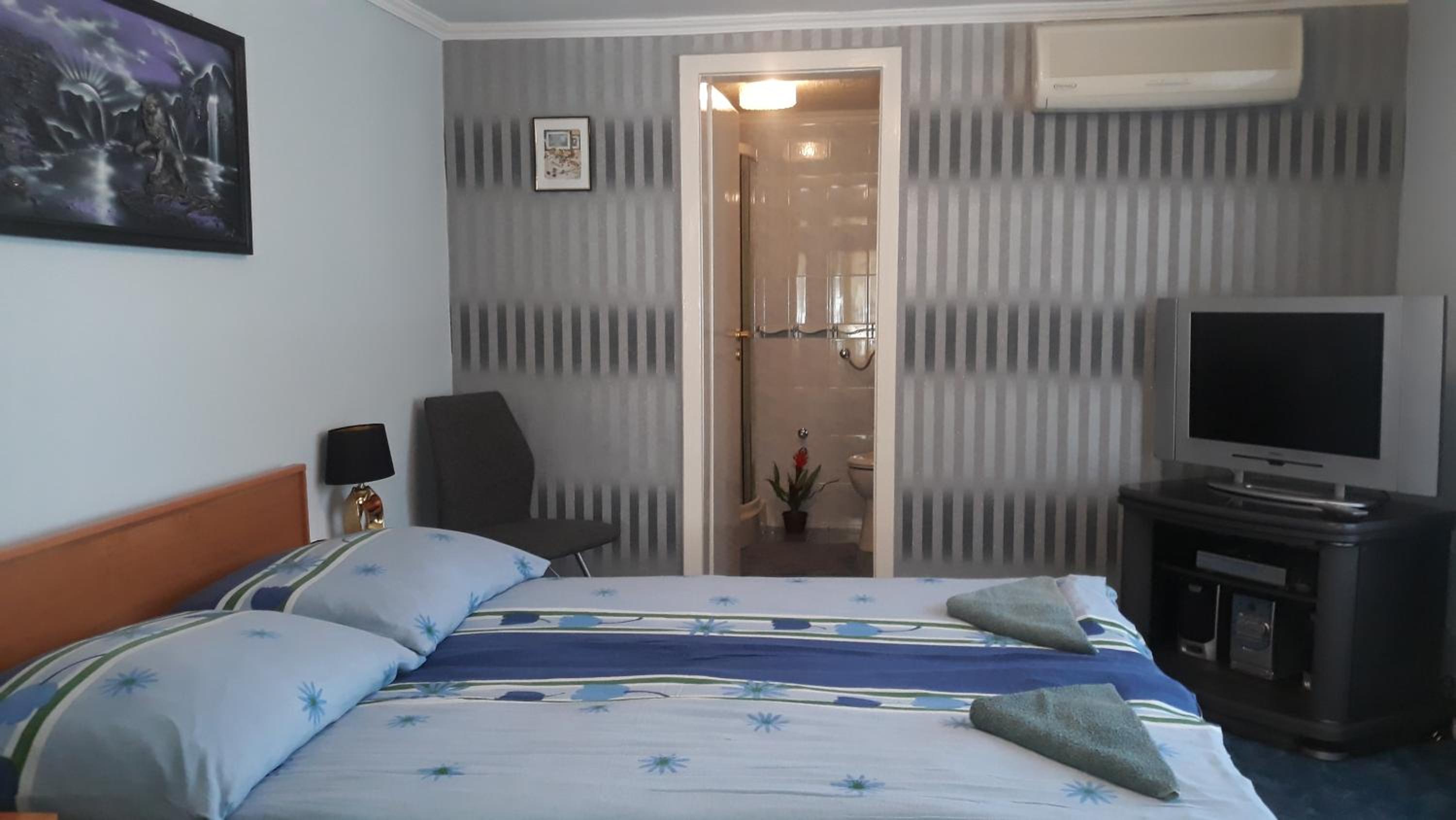 Three-Bedroom House photo 1