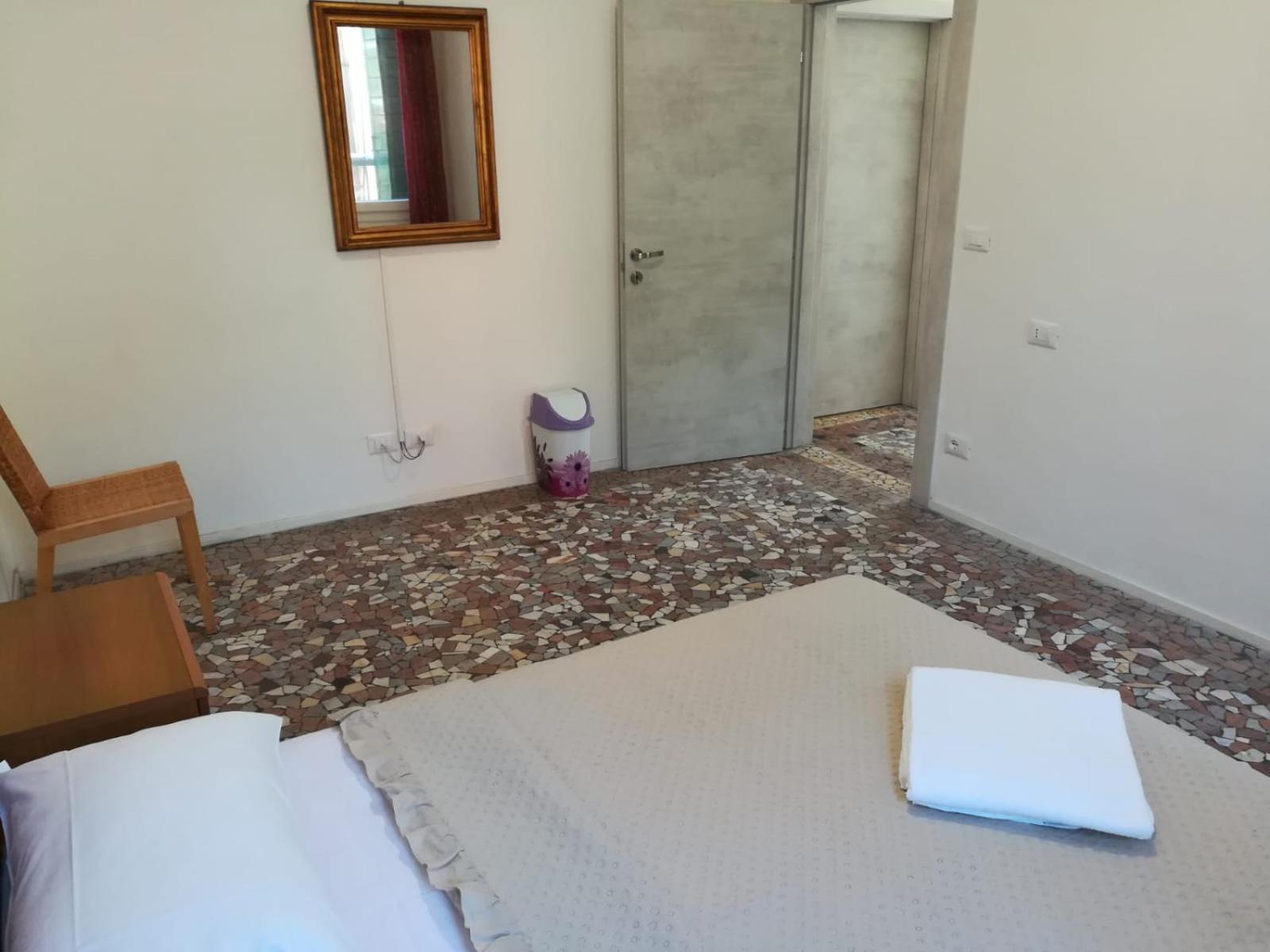 Double Room with Shared Bathroom photo 1