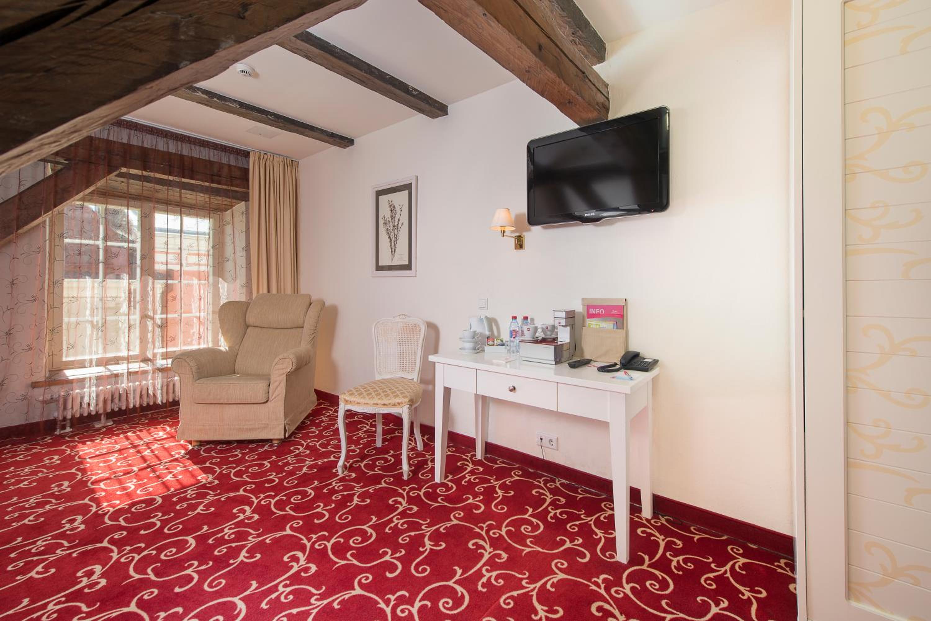 Deluxe Double Room - Attic with Free Parking - Photo 18