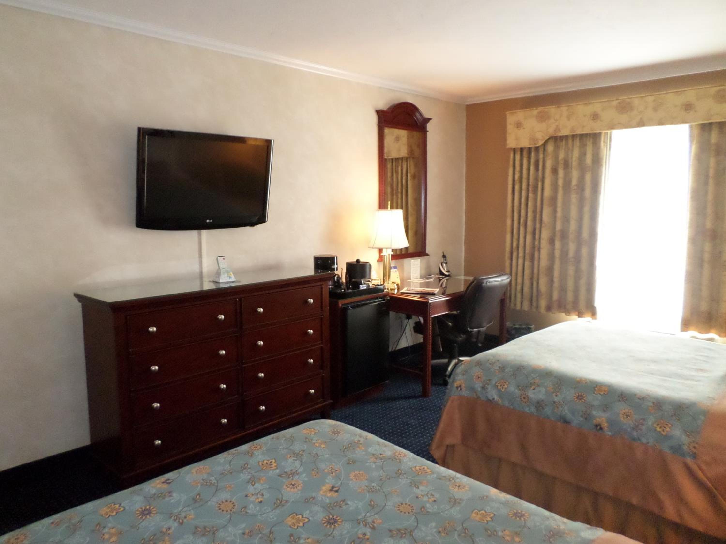 Double Room with Two Double Beds - Photo 5