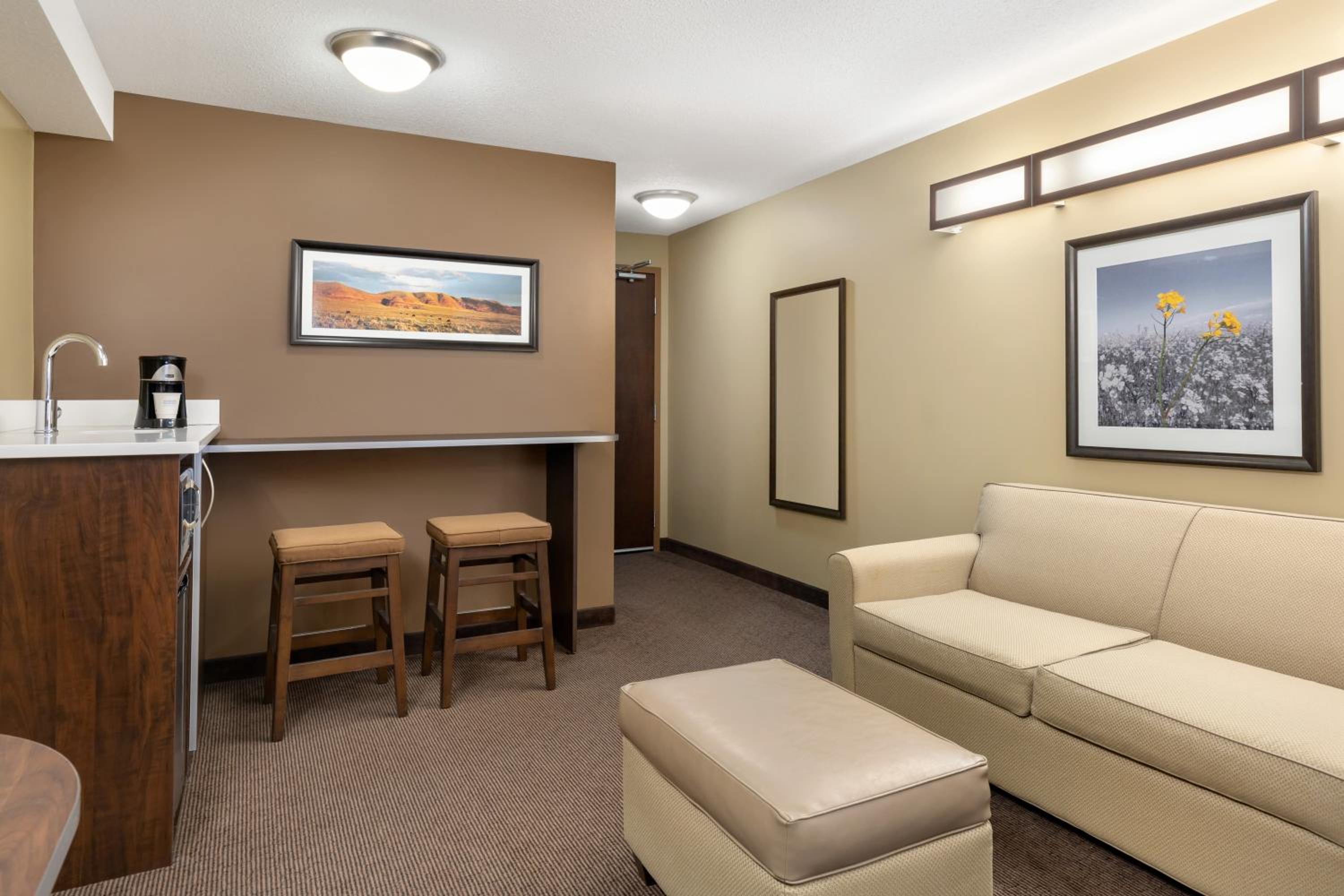 Business Queen Room - Non-Smoking - Photo 3
