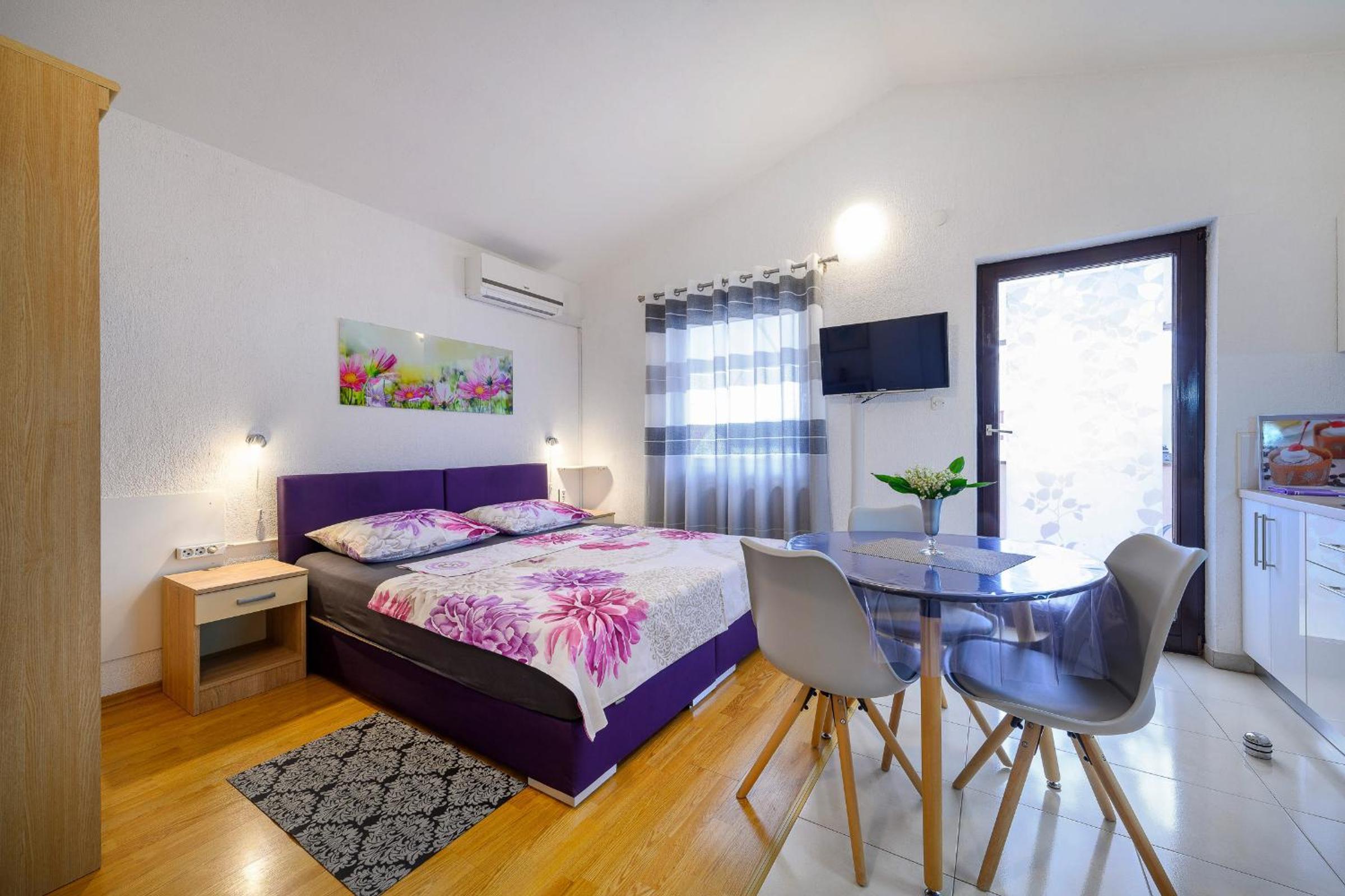 Studio with Balcony and Sea View photo 1