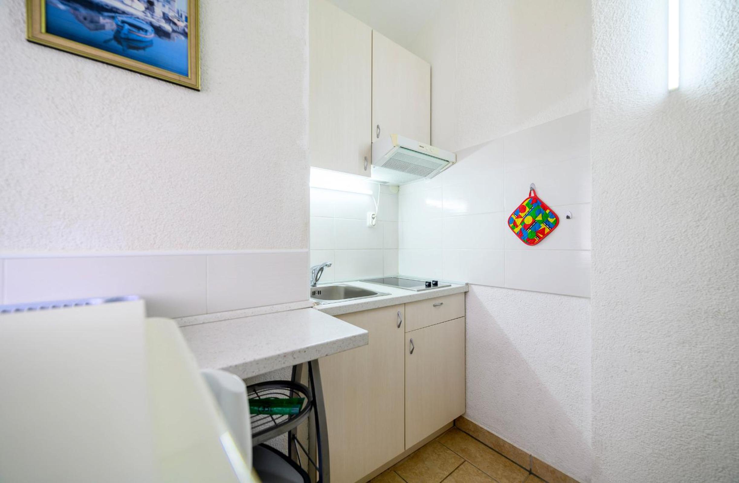 Comfort Apartment with Balcony and Sea View  - Photo 9