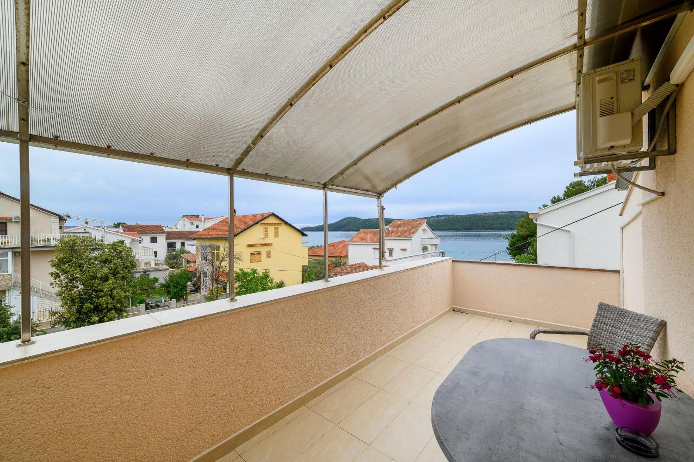 Comfort Apartment with Balcony and Sea View  - Photo 6