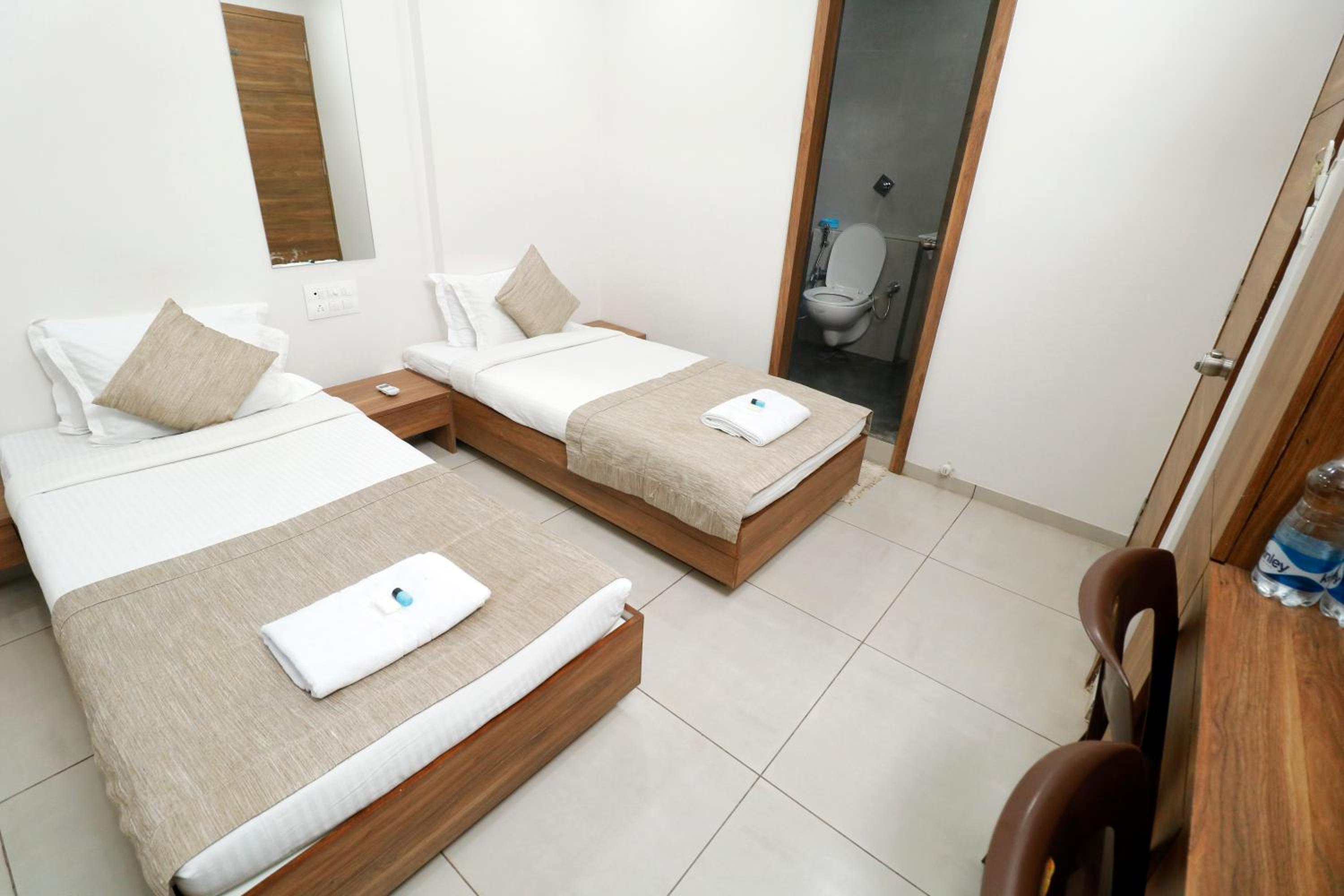 Deluxe Twin Room photo 2