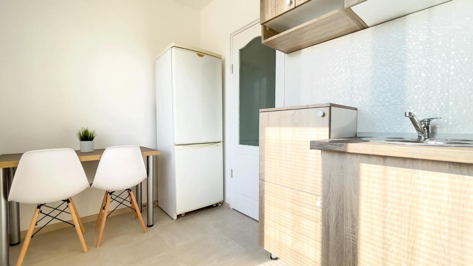 Studio Apartment - Photo 24