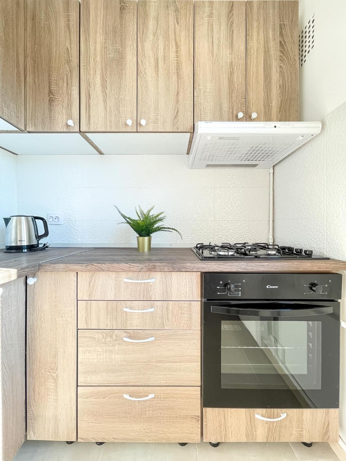 Studio Apartment - Photo 8