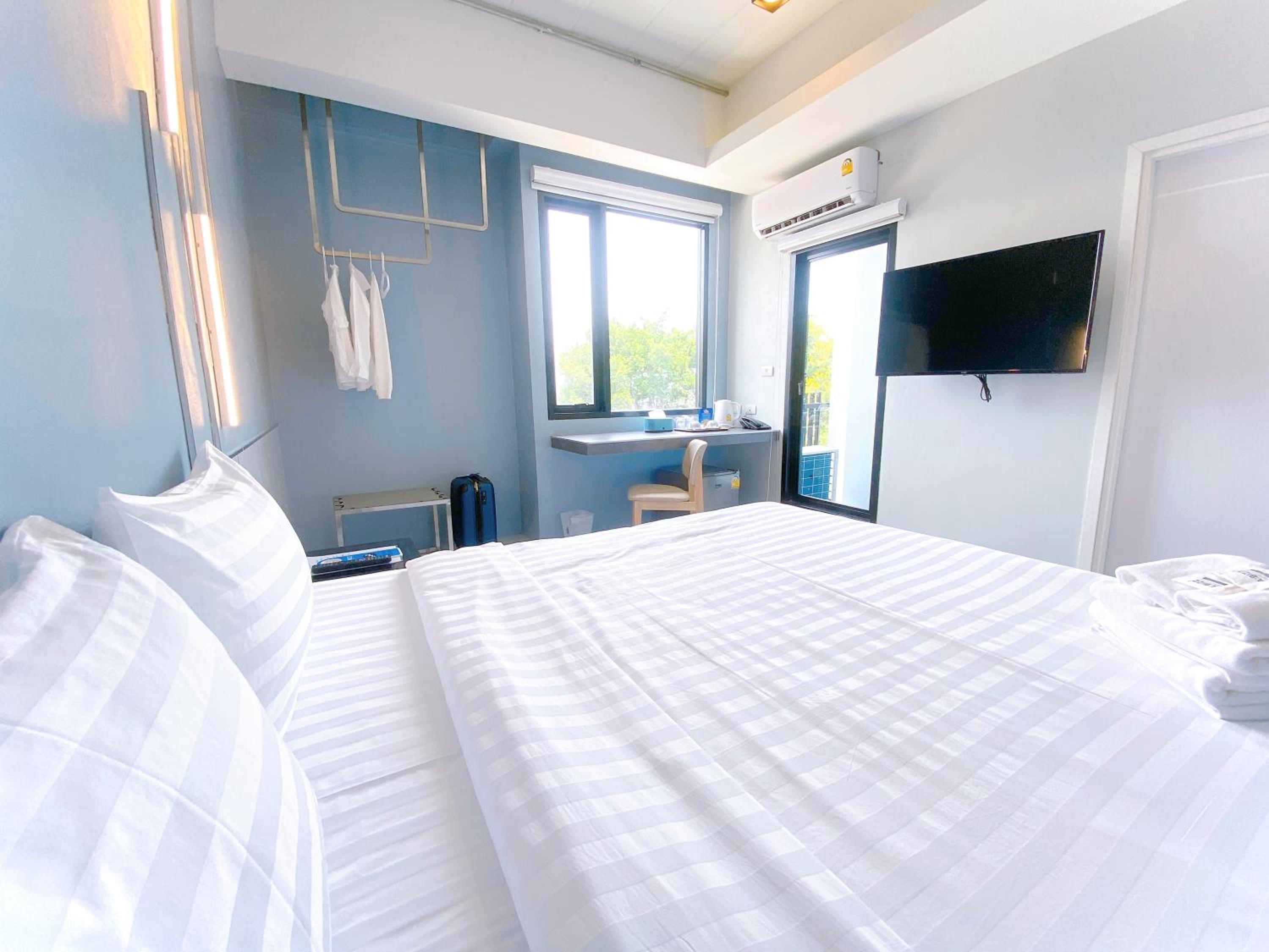 Double Room with Balcony - Photo 4