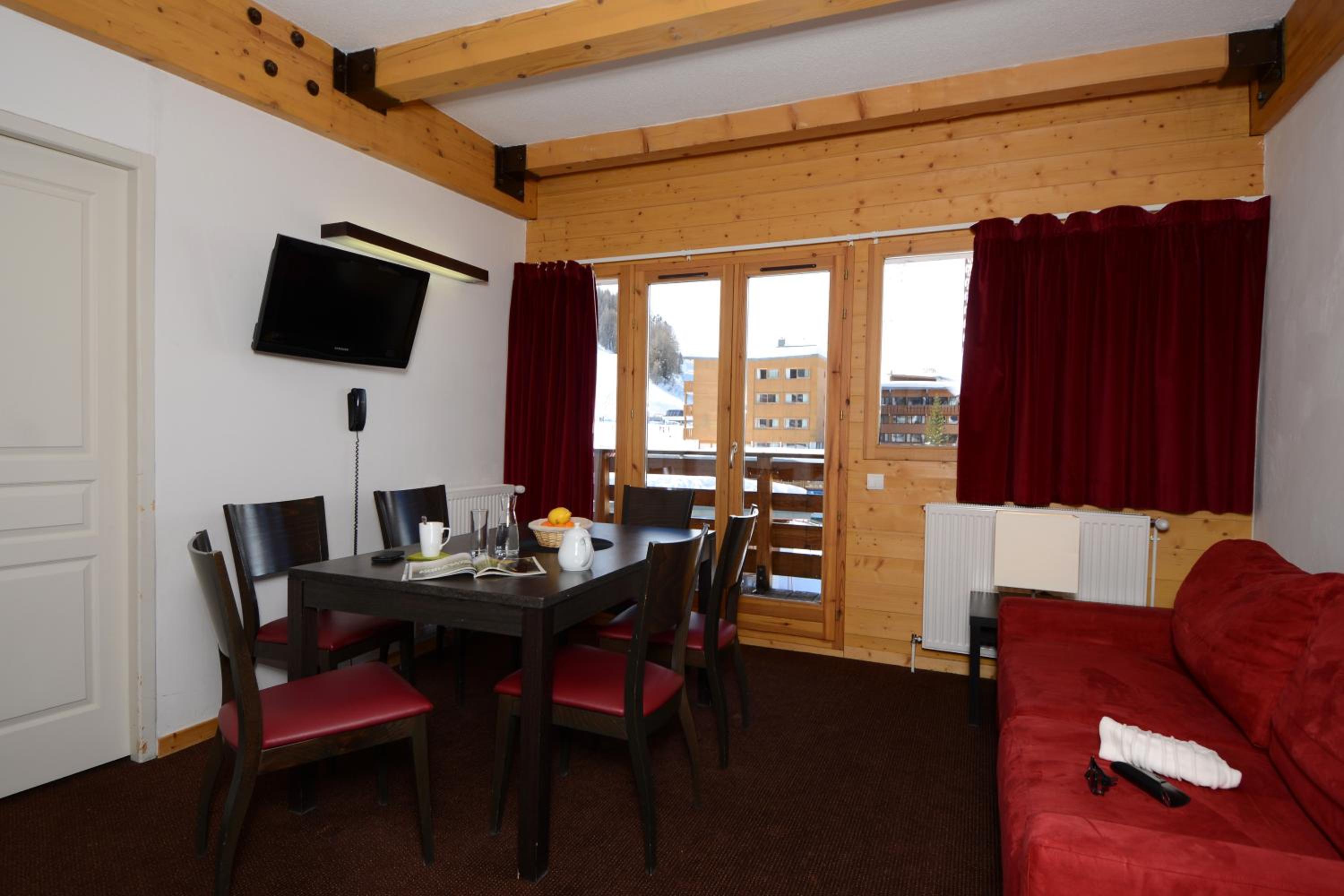 2-Room Apartment (4/5 People)