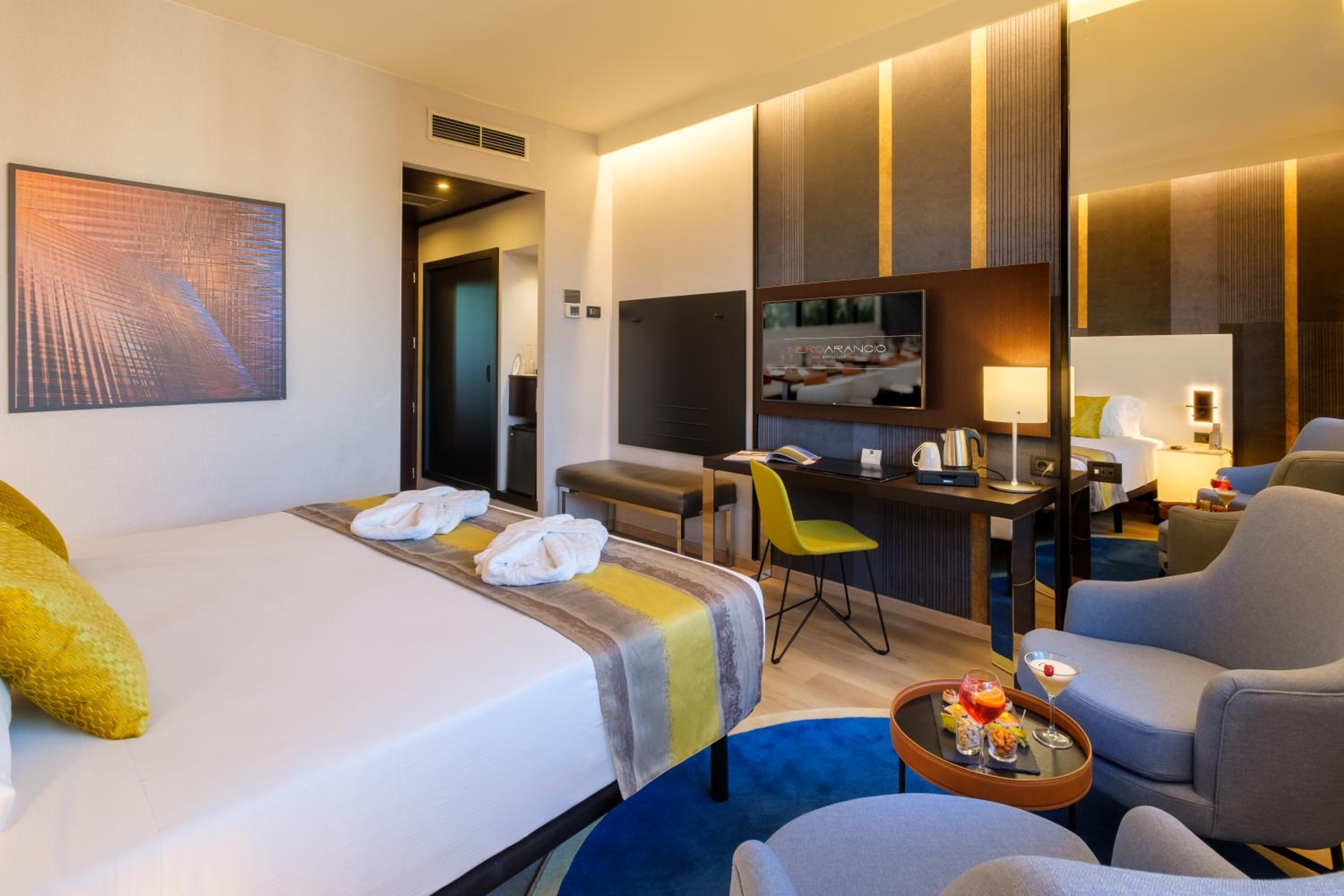 Deluxe Double or Twin Room - Photo 3