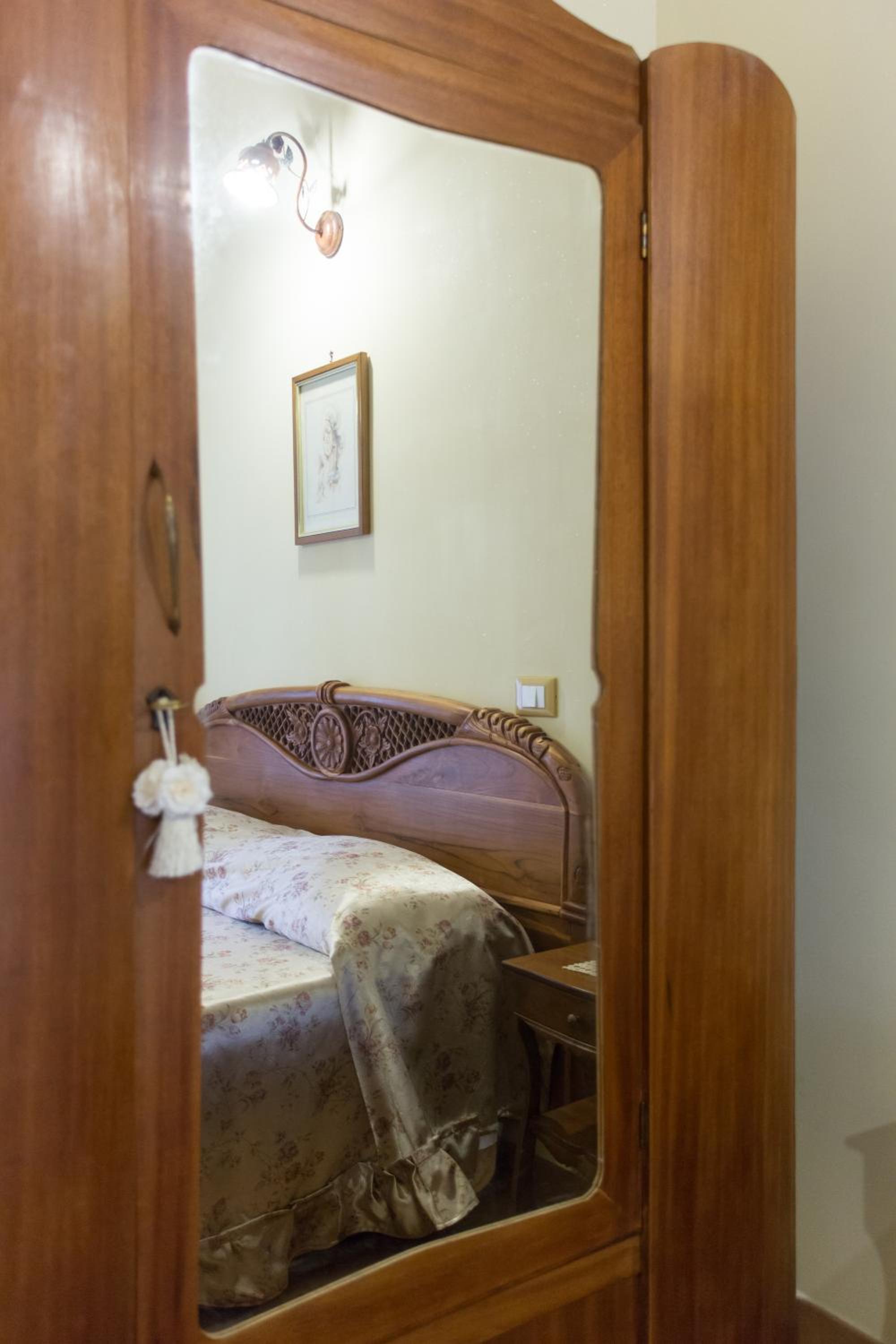 Double Room - Photo 3