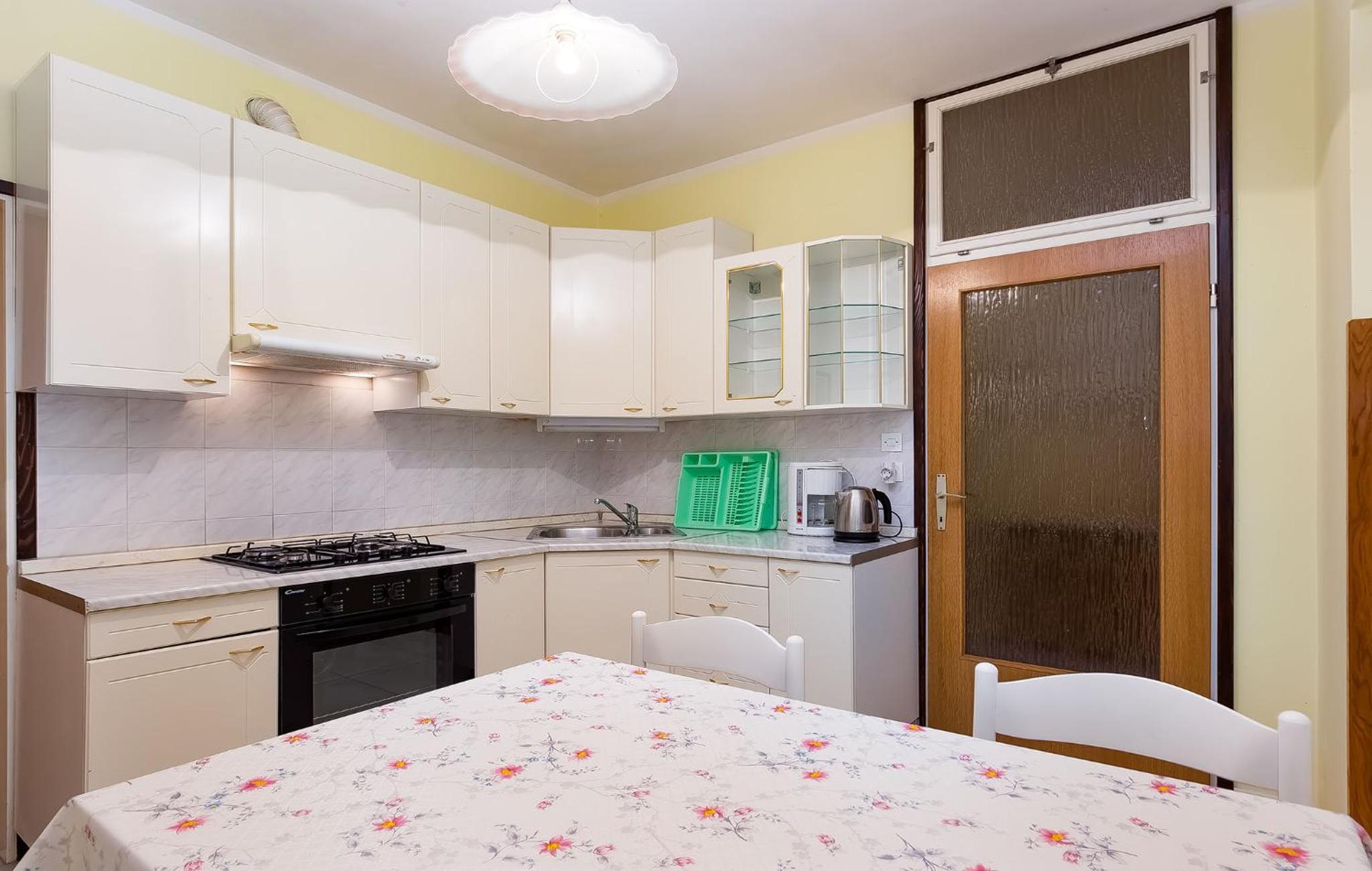 Studio Apartment - Photo 9