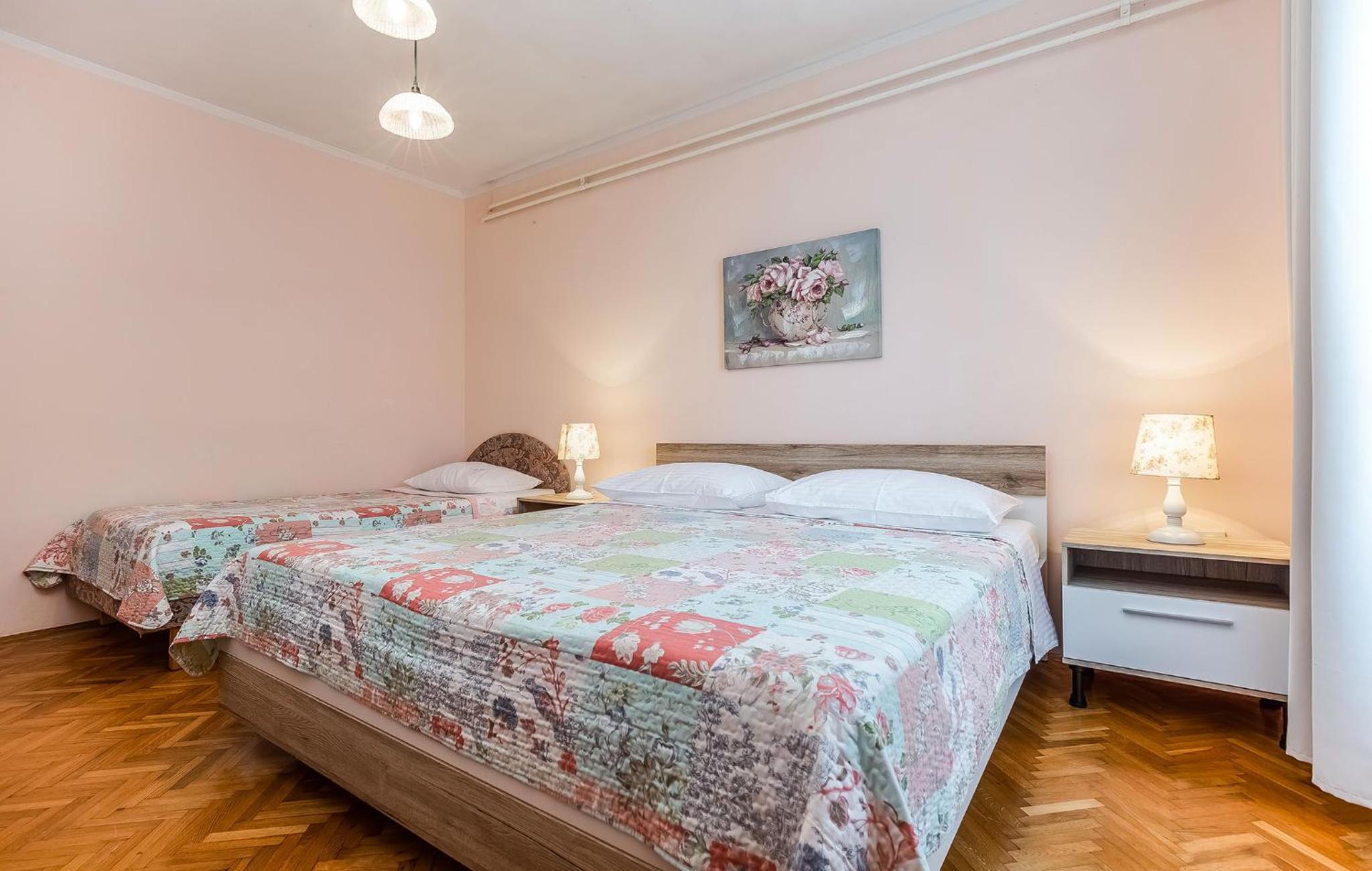 Studio Apartment - Photo 21