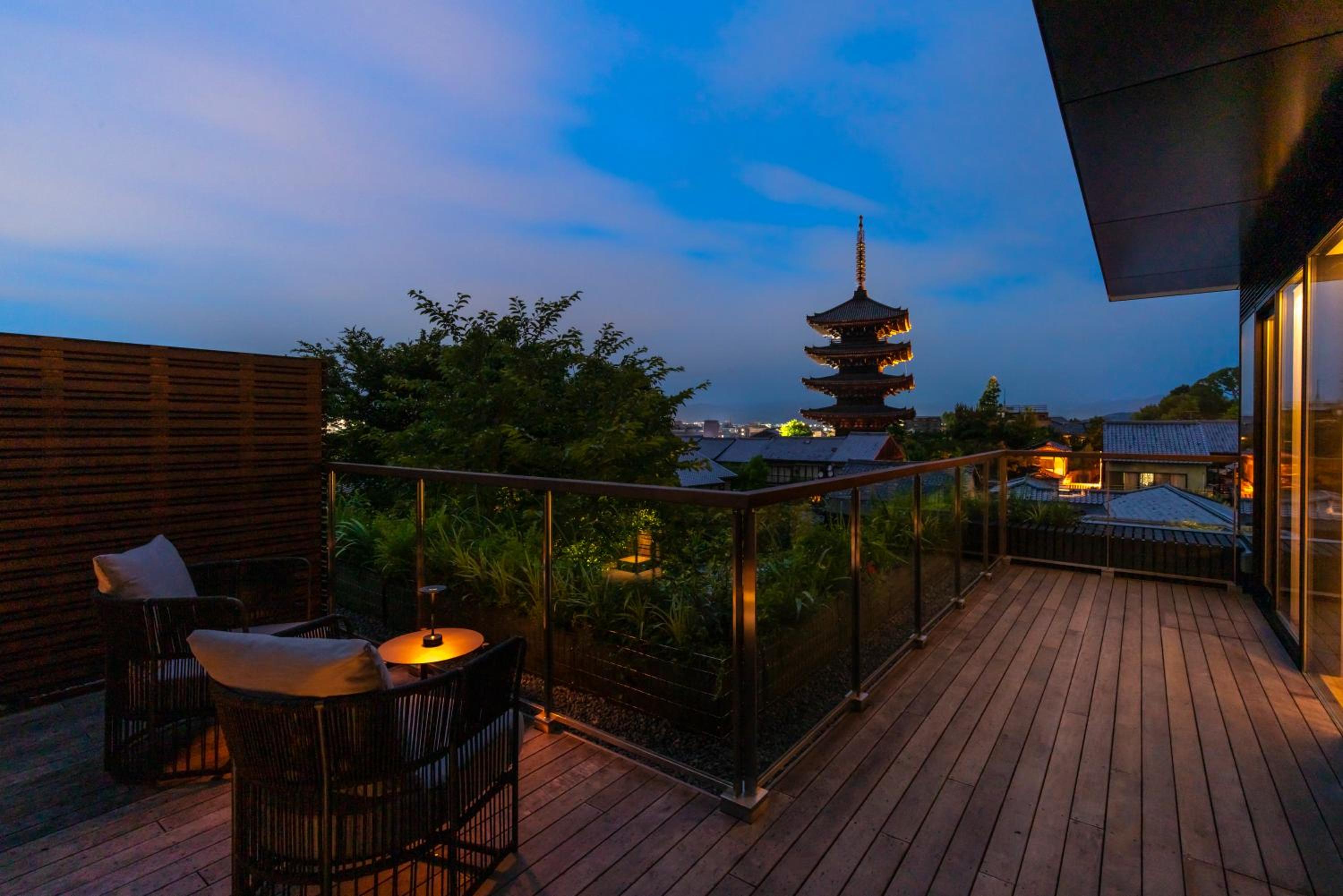 Panoramic Terrace with Free Lounge Access - Photo 4
