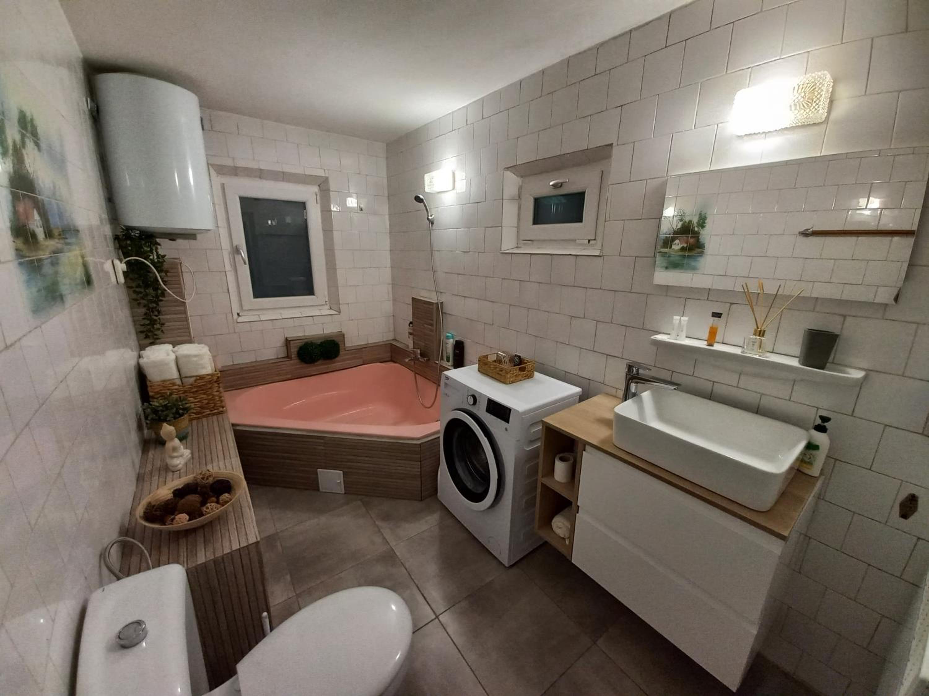 Four-Bedroom House - Photo 54