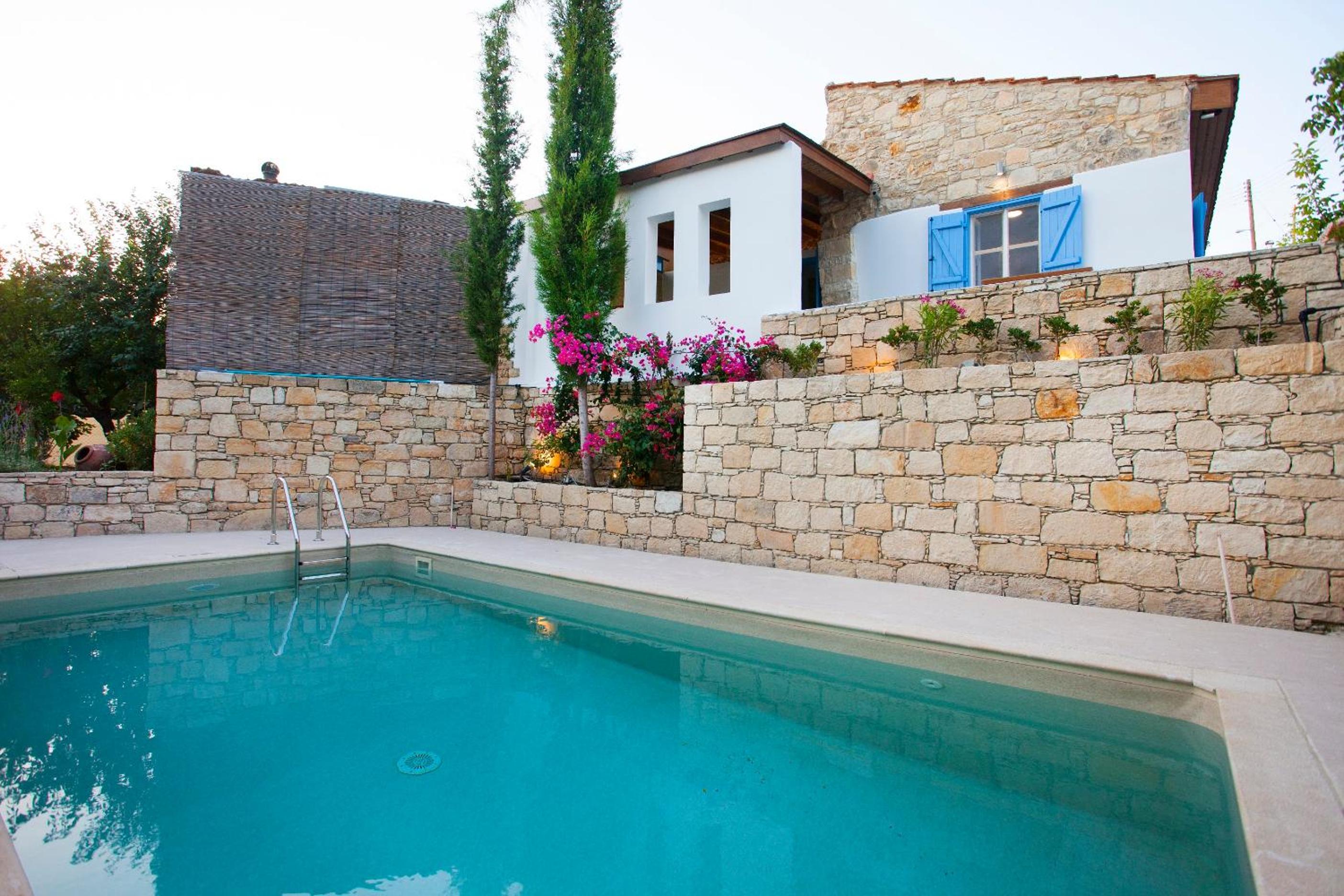 Country House with Pool View photo 3