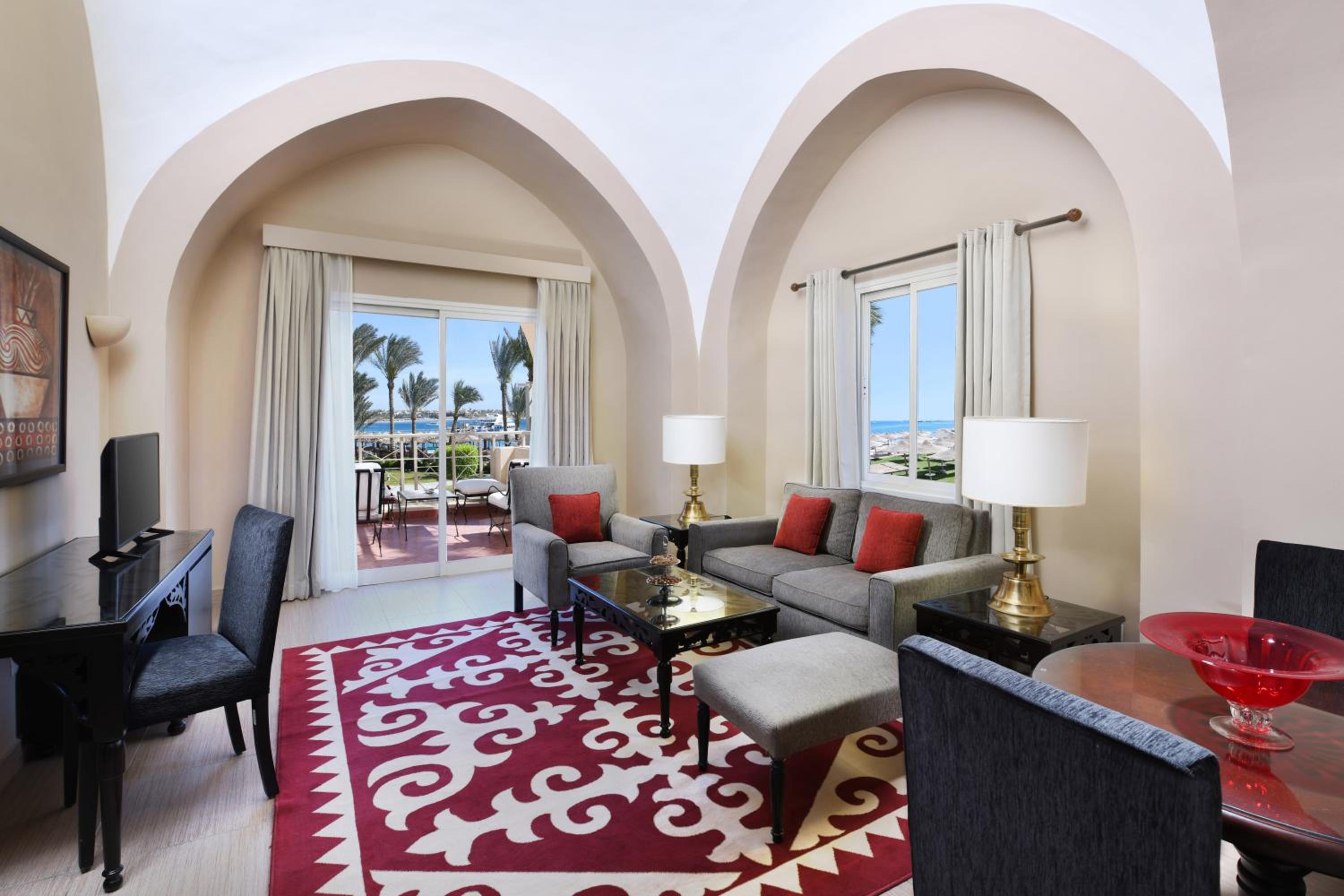 Junior Suite, Queen Bed, Side Sea view