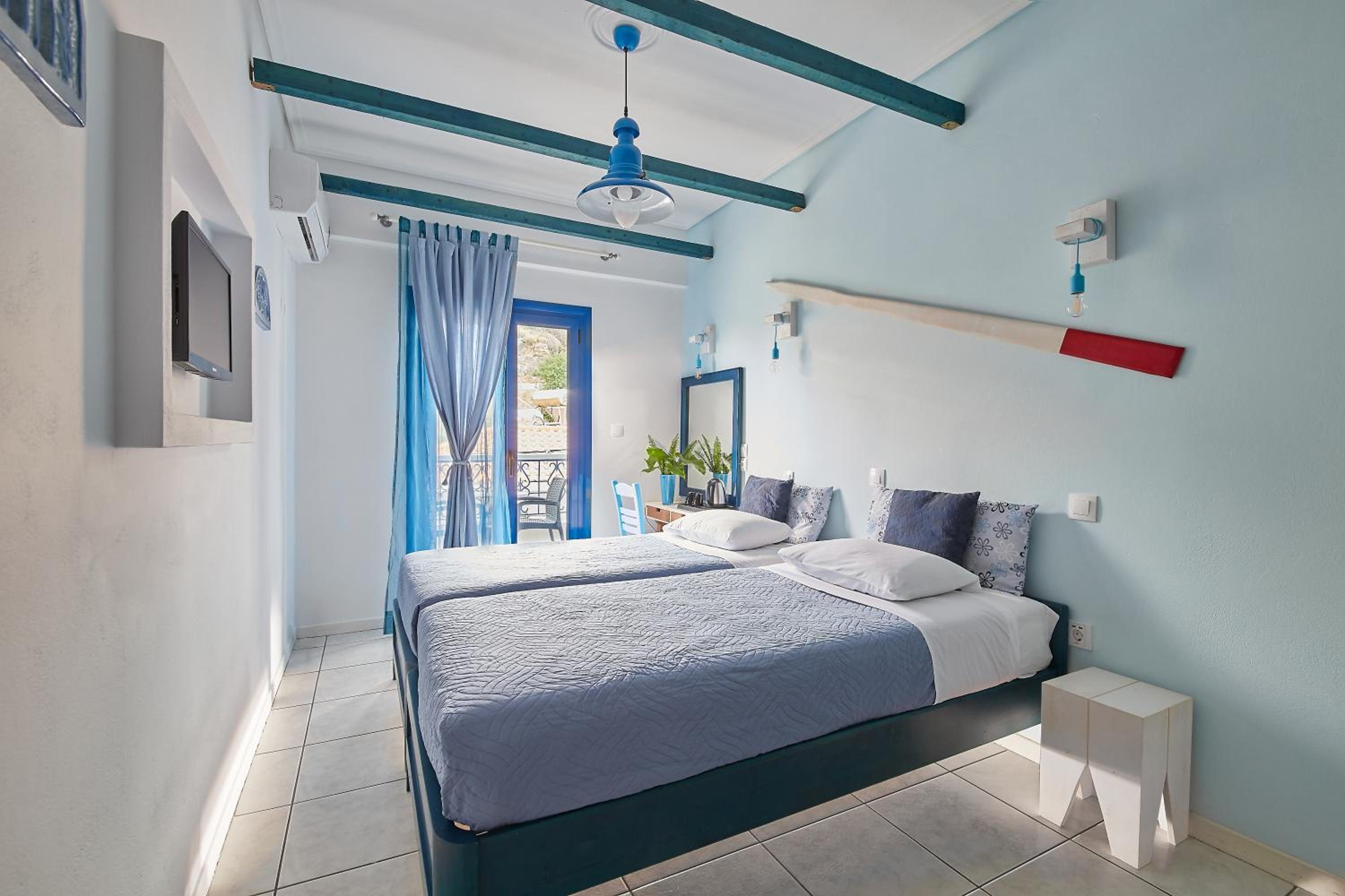 Classic Double or Twin Room - Photo 15