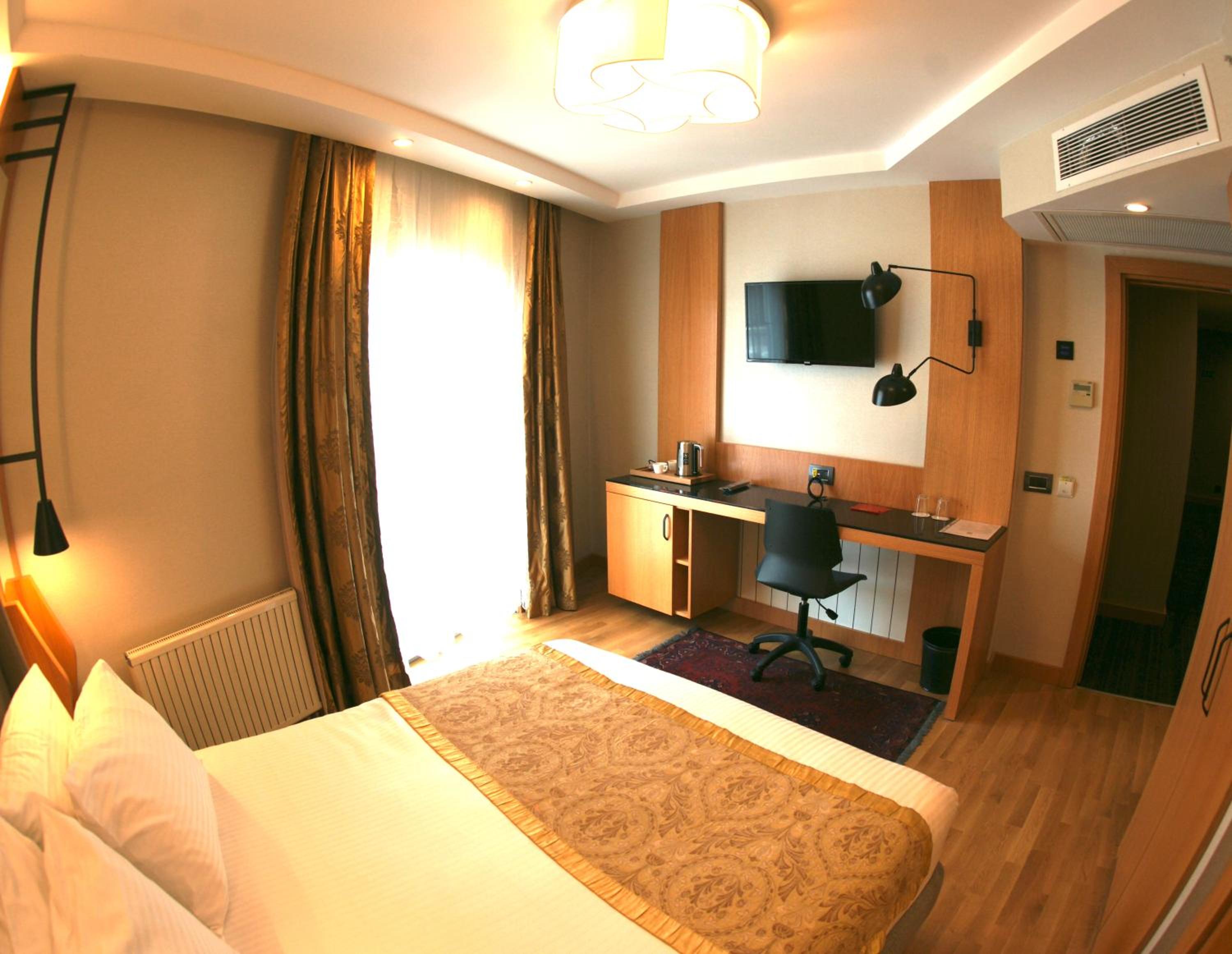 Double or Twin Room photo 2