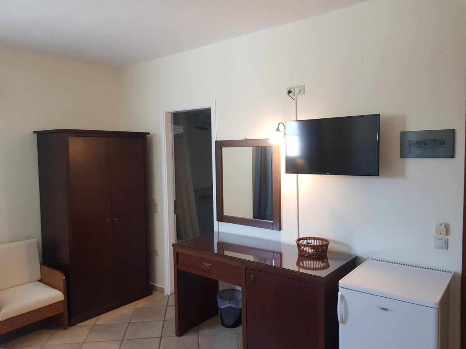 Economy Double Room photo 2