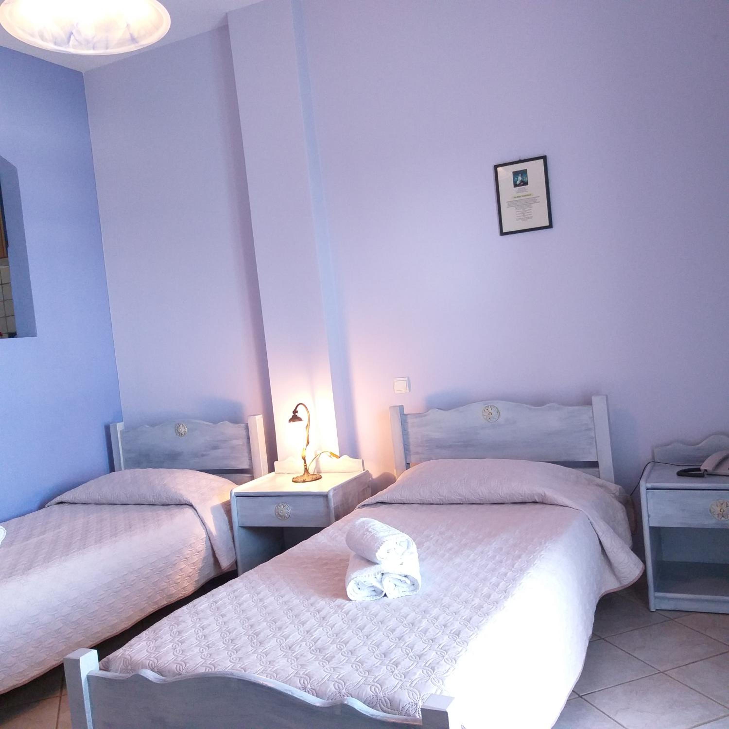 Standard Twin Room with Sea View - Photo 10