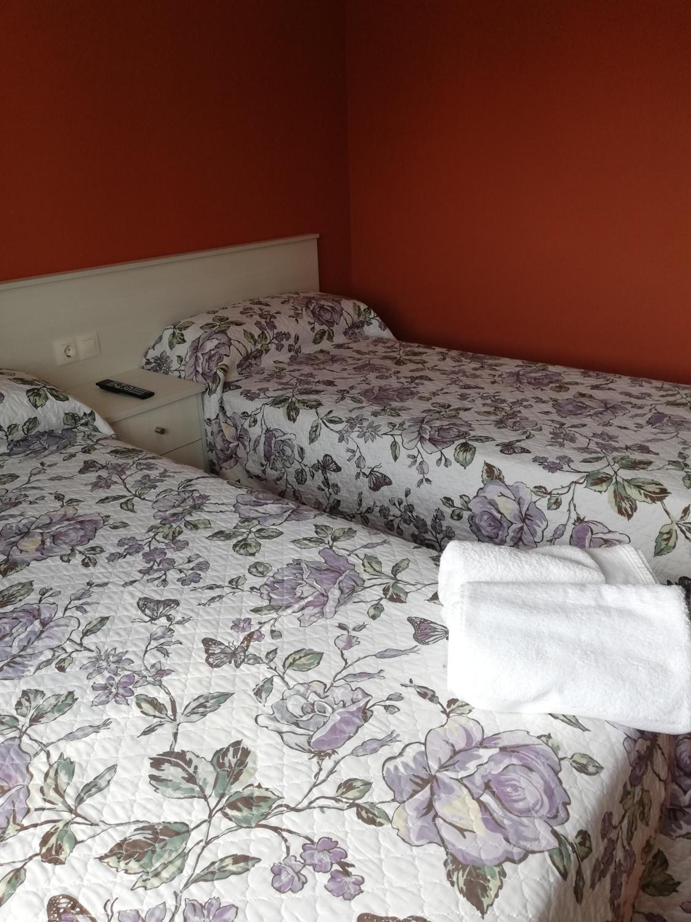 Deluxe Twin Room with Sea View photo 3