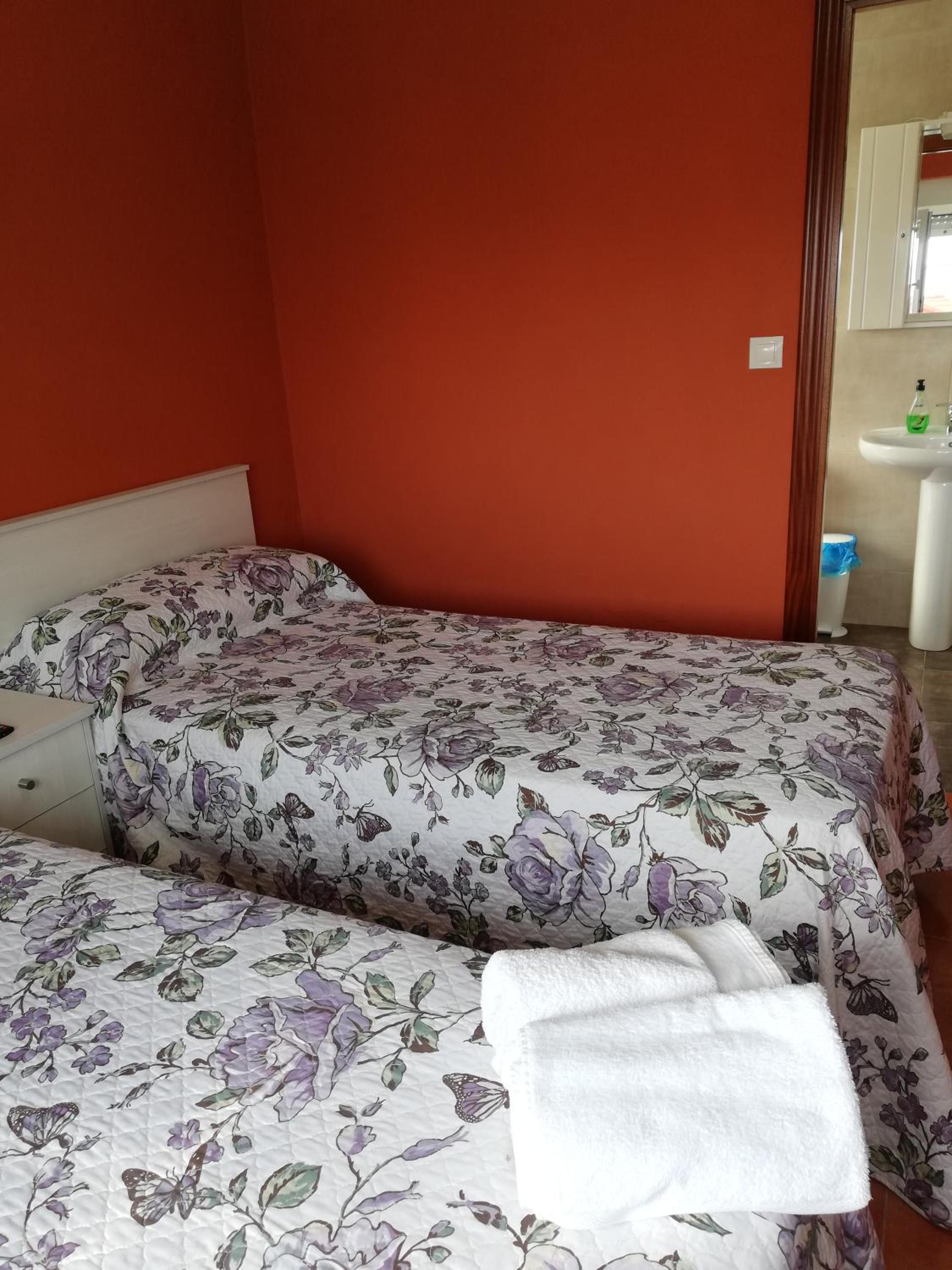 Deluxe Twin Room with Sea View photo 2