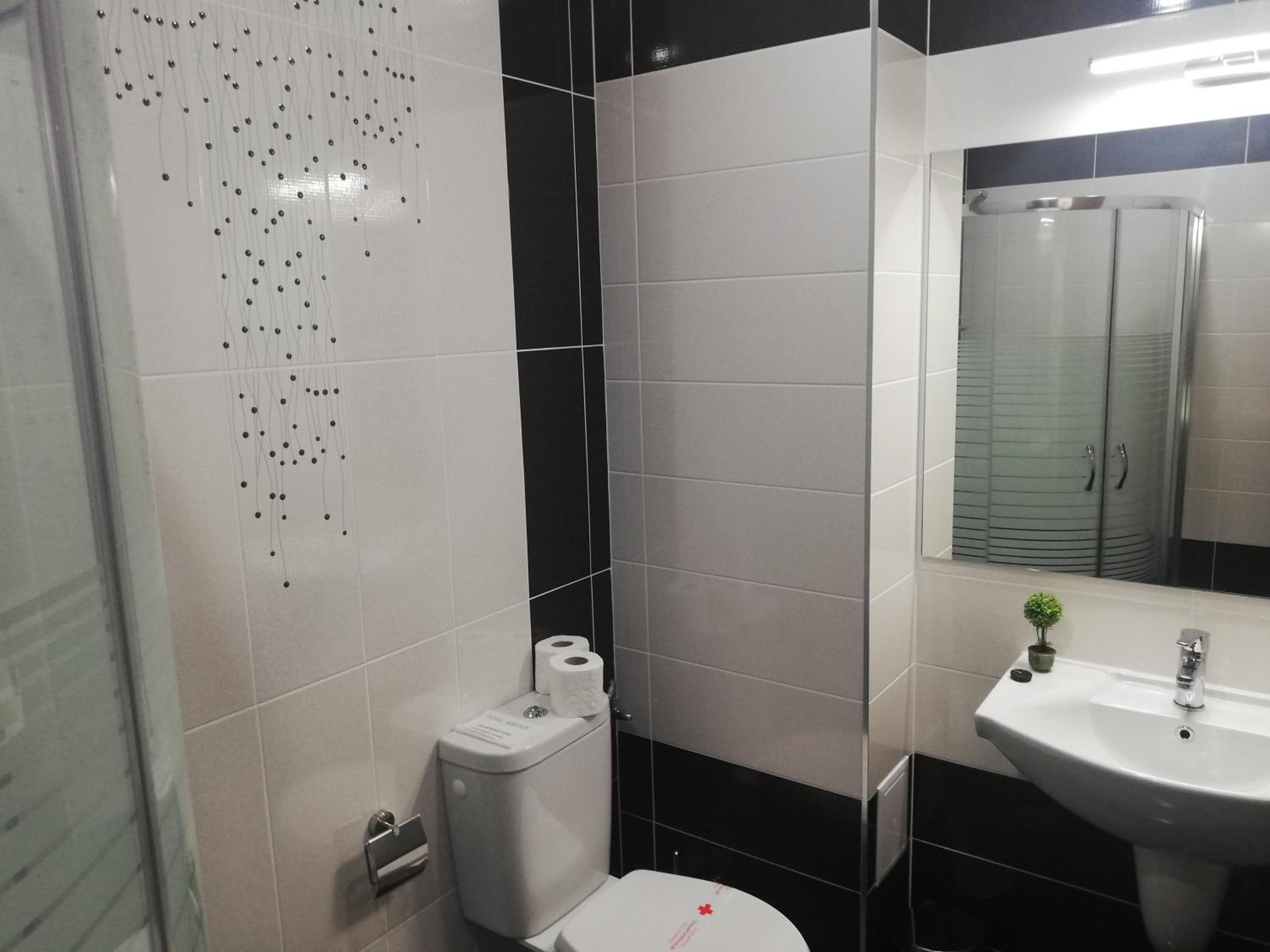 Deluxe Twin Room - Photo 8