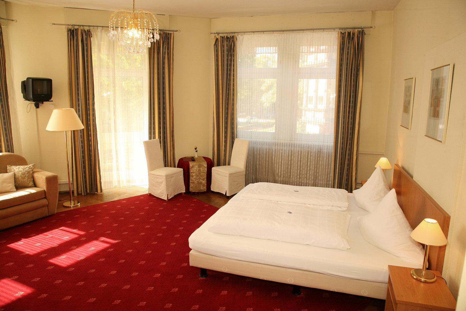 Double Room - Photo 18