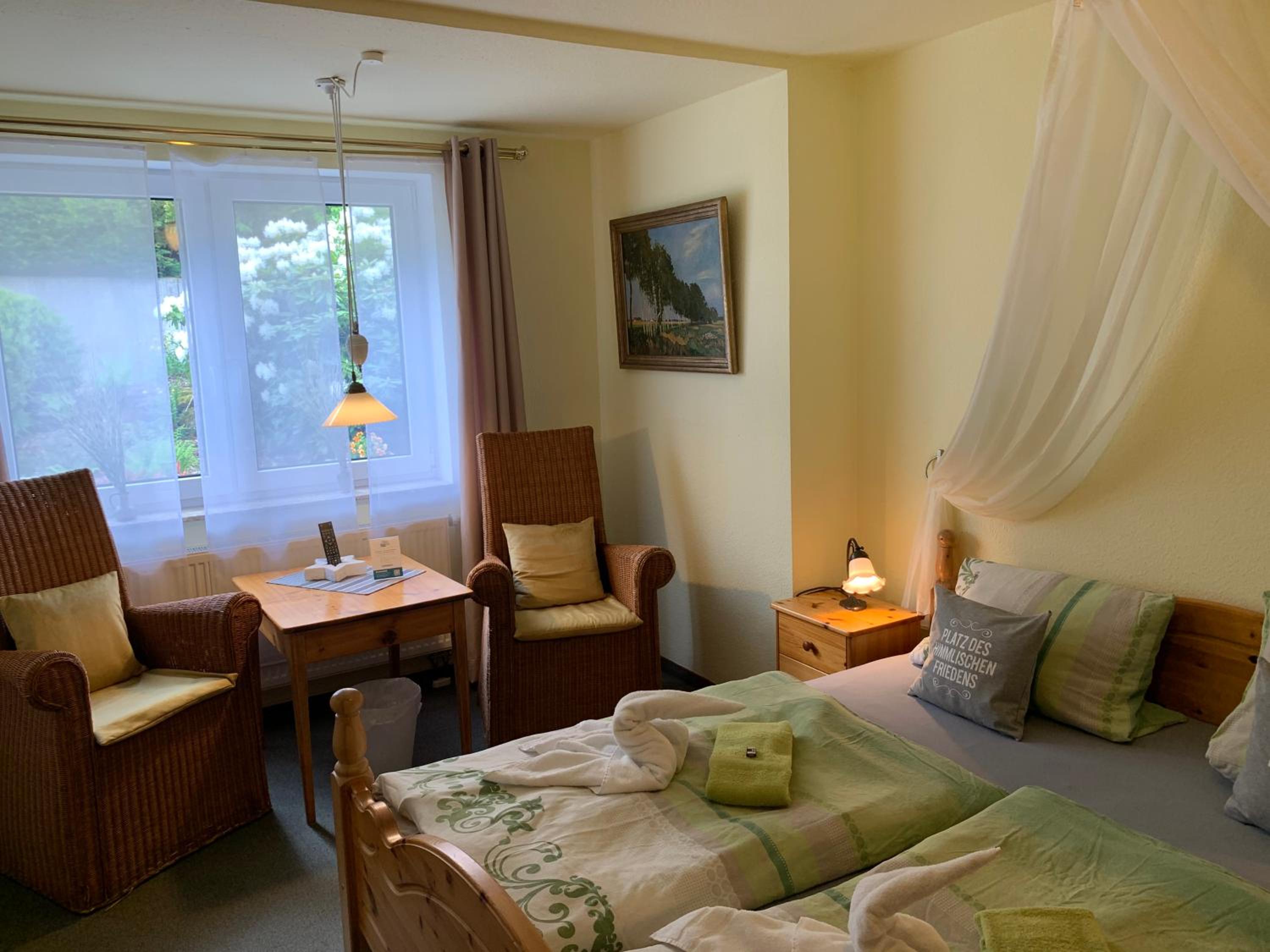 Double Room - Photo 7