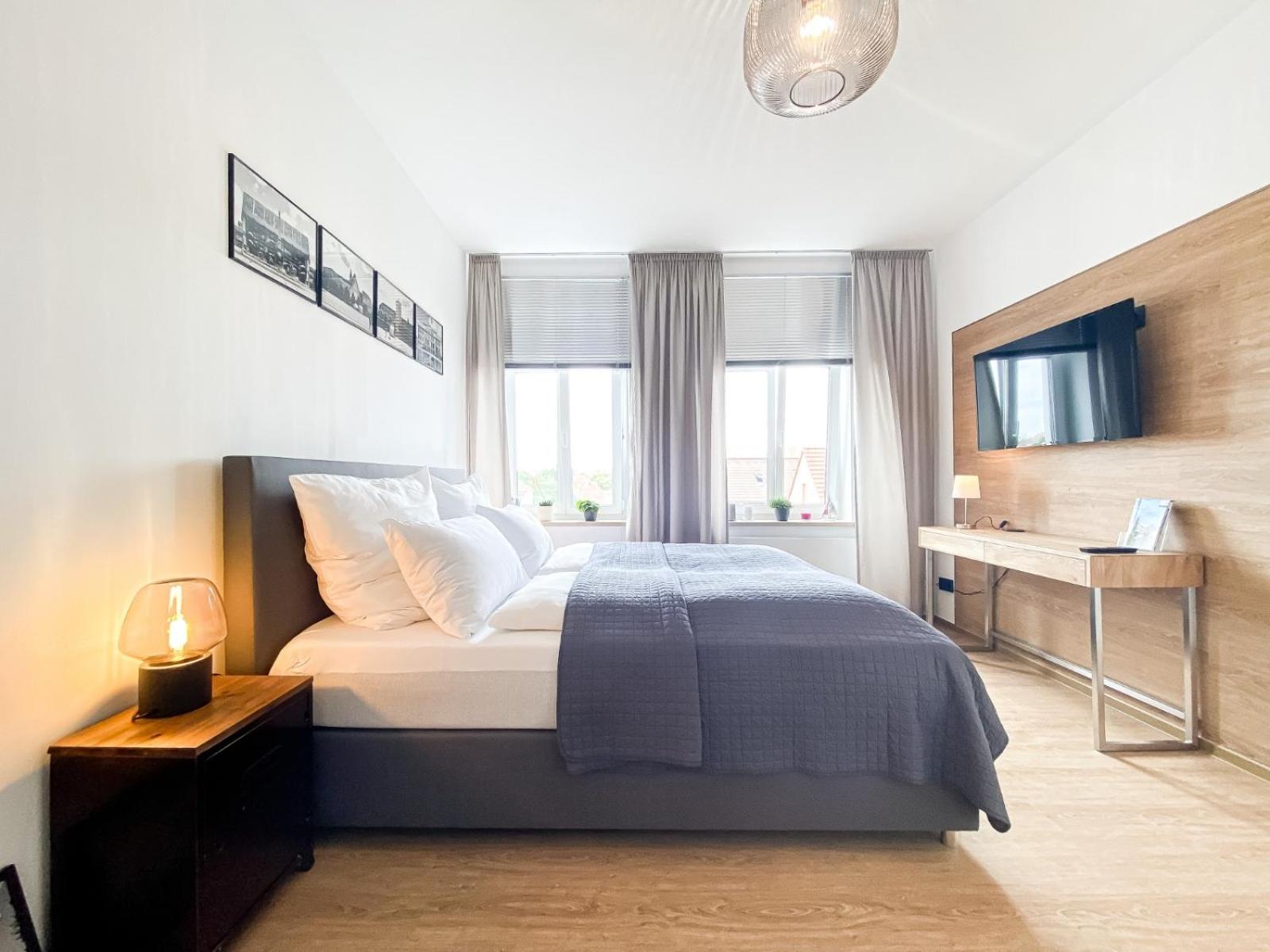 One-Bedroom Apartment - Photo 1