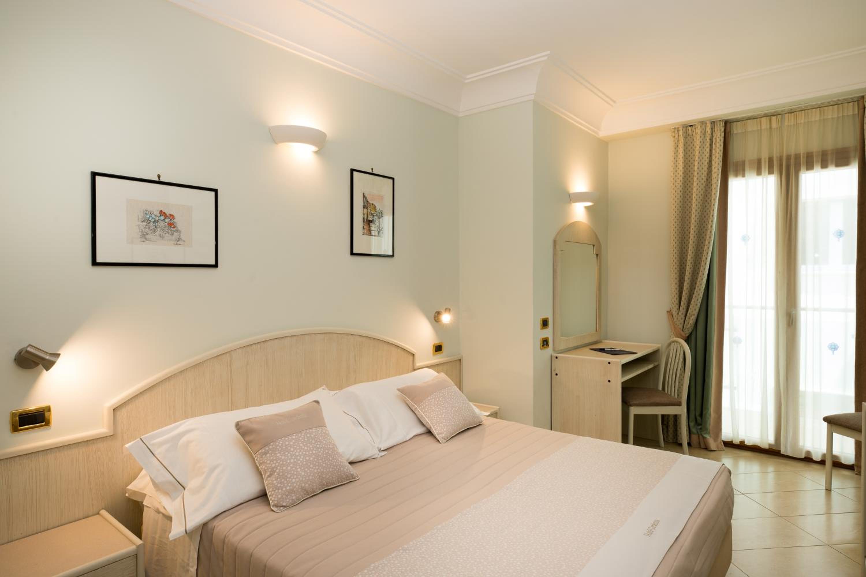 Classic Double Room - Photo 1