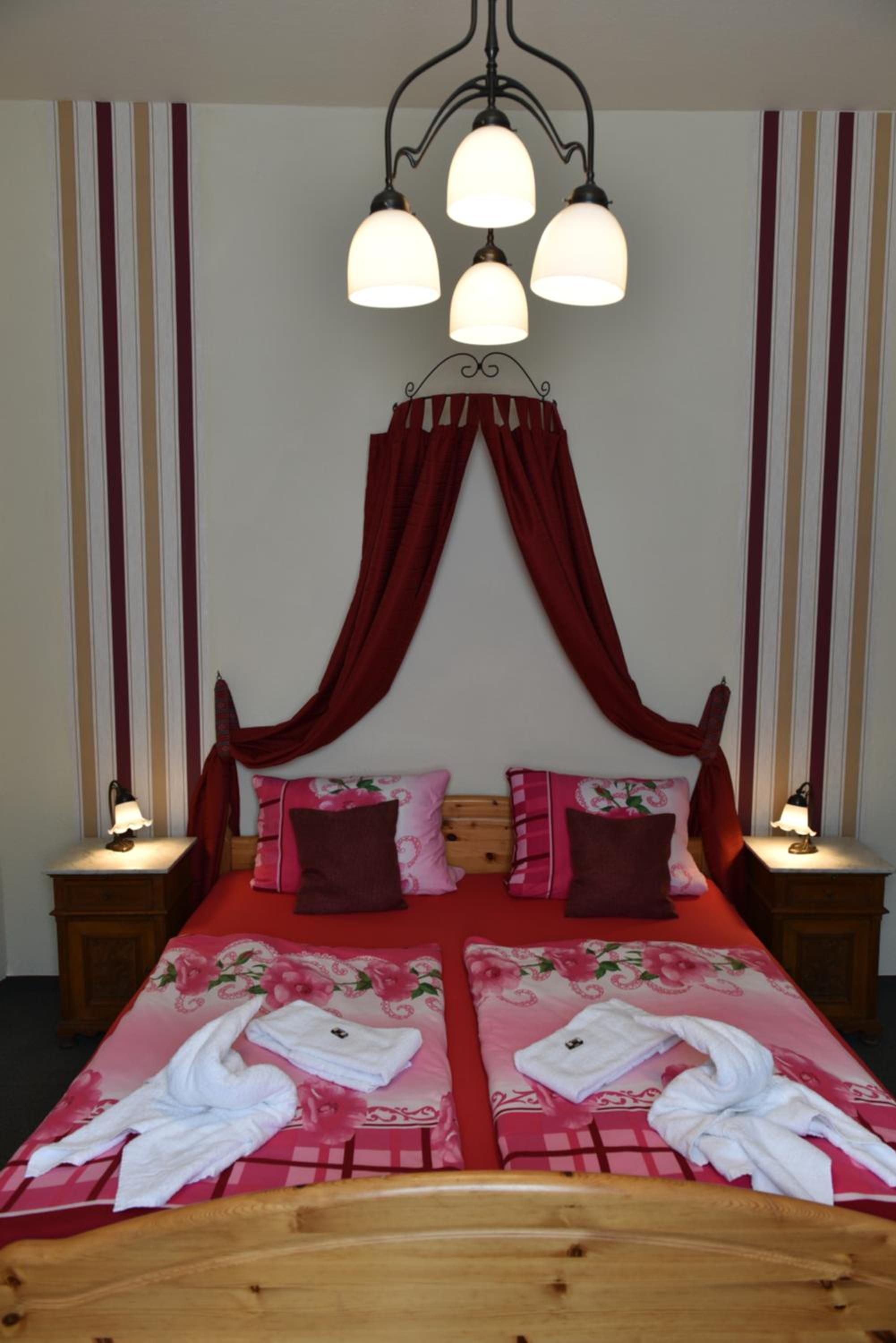 Double Room - Photo 16