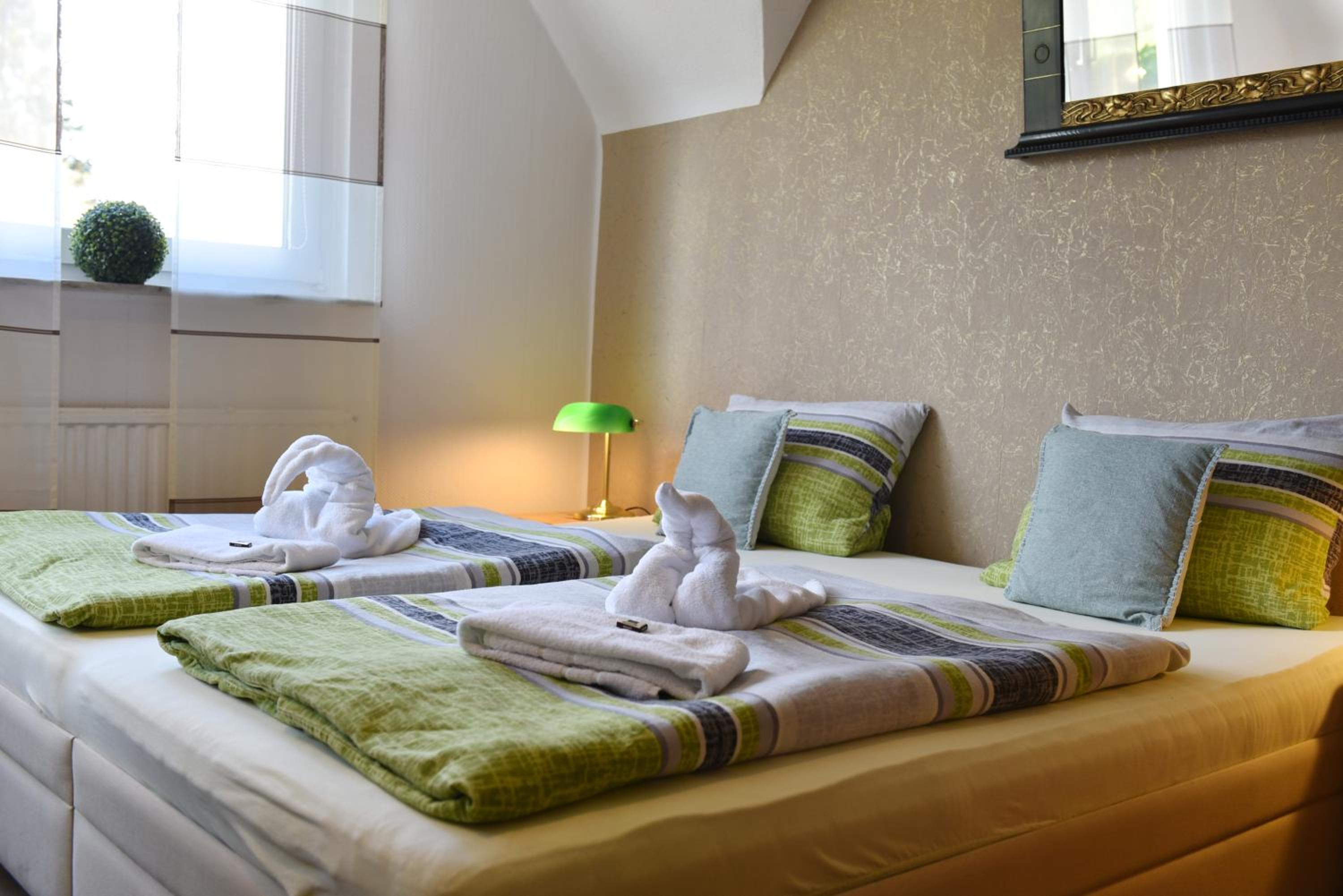 Double Room - Photo 10