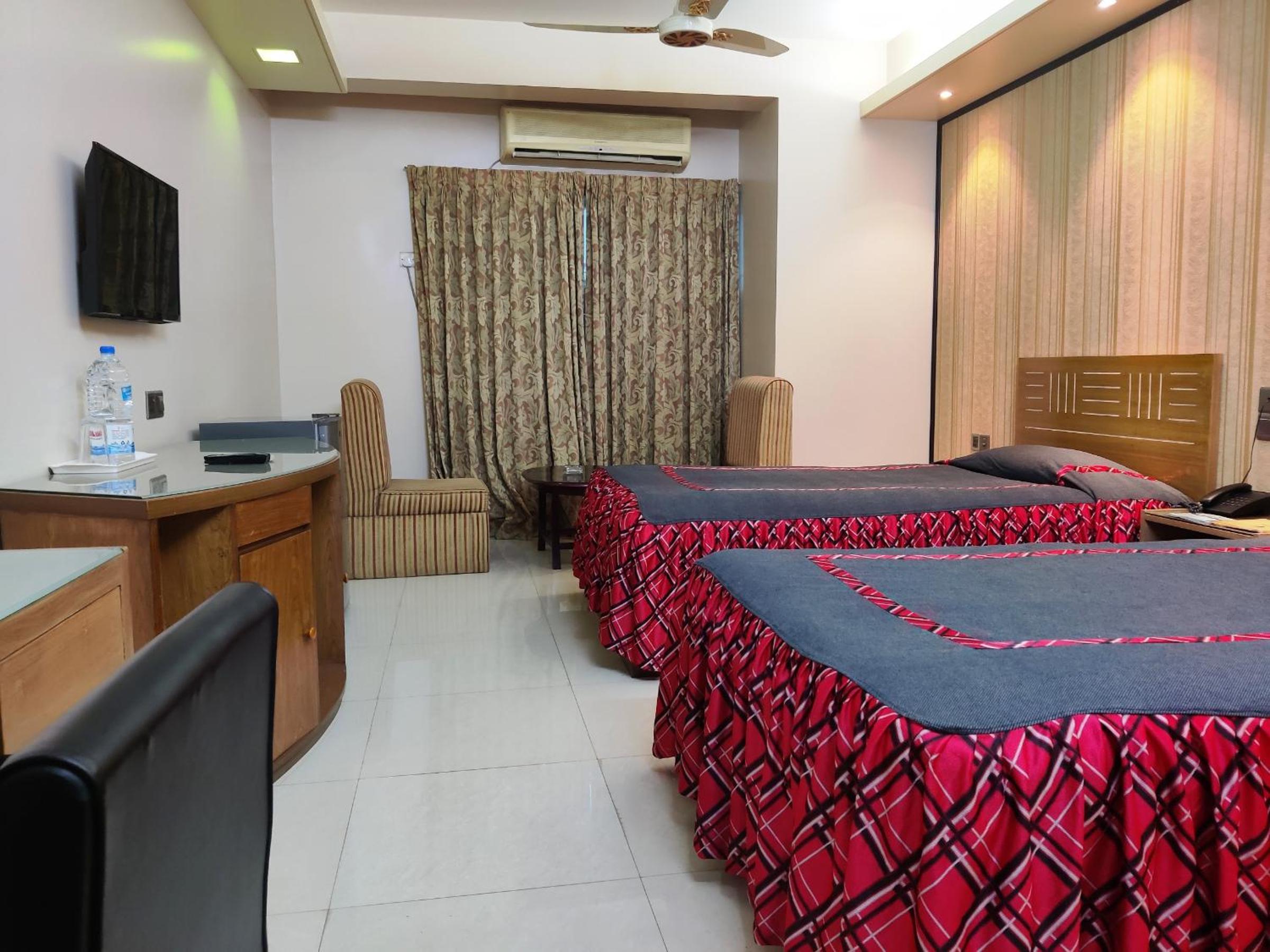 Deluxe Double or Twin Room photo 2