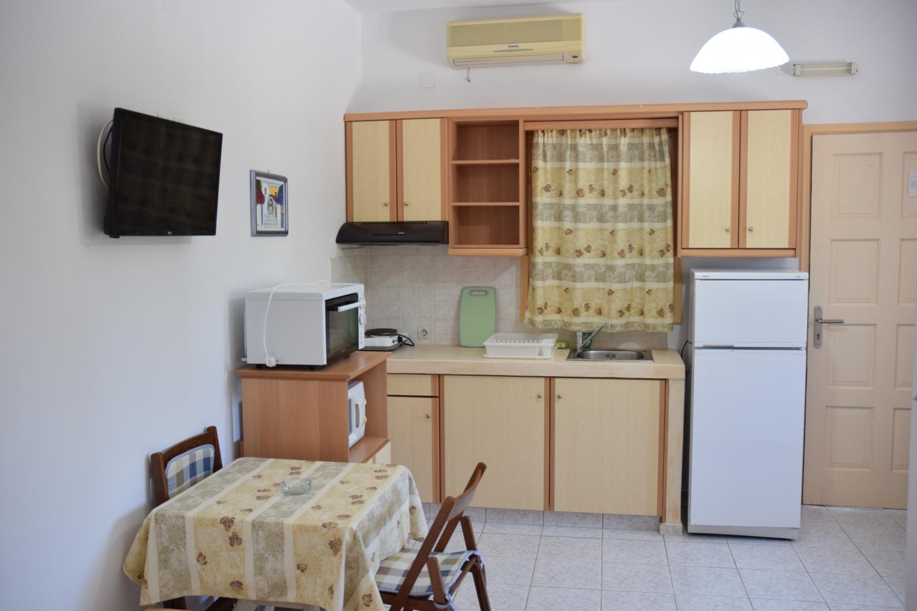 One-Bedroom Apartment (4 Adults) photo 3