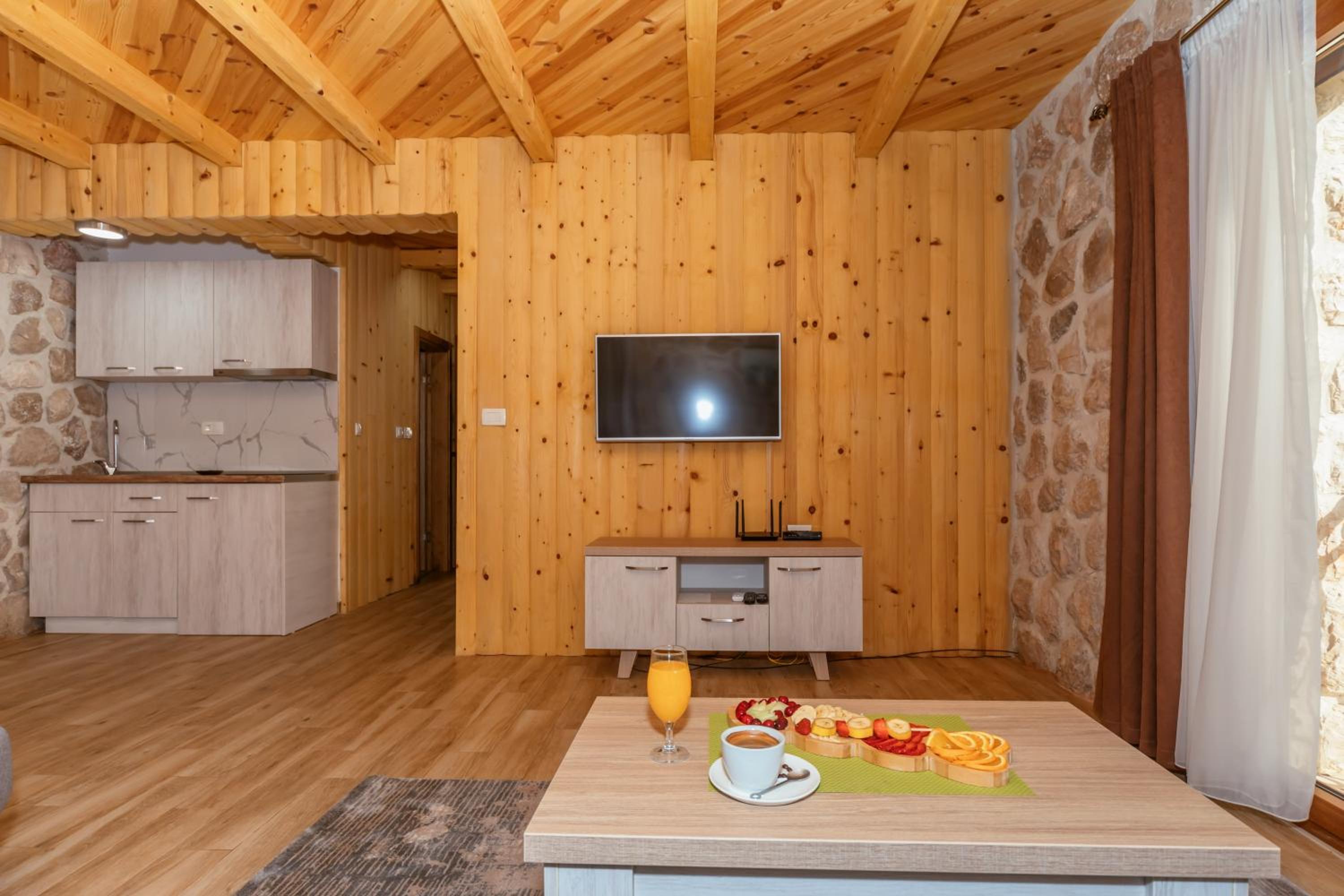 One-Bedroom Apartment - Photo 18