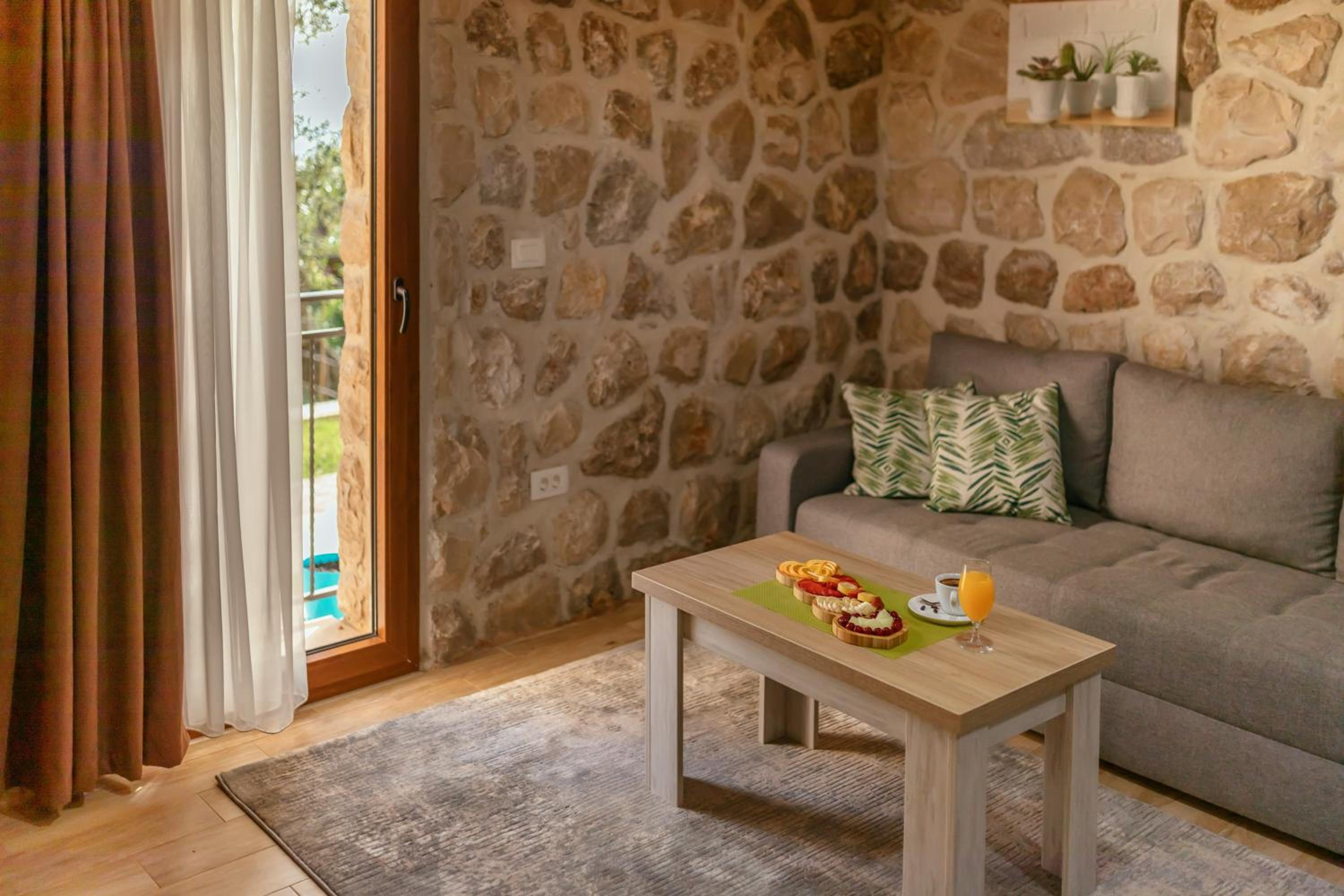 One-Bedroom Apartment - Photo 6