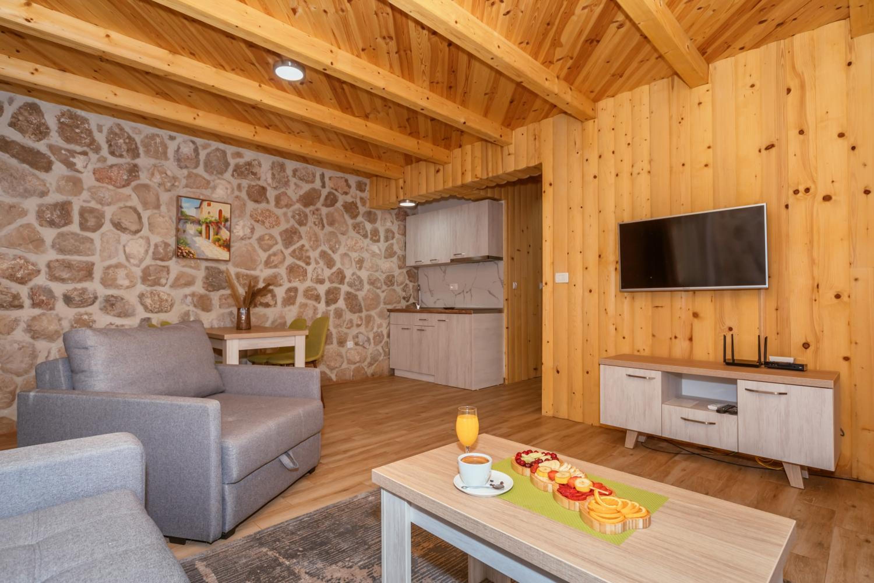One-Bedroom Apartment - Photo 11